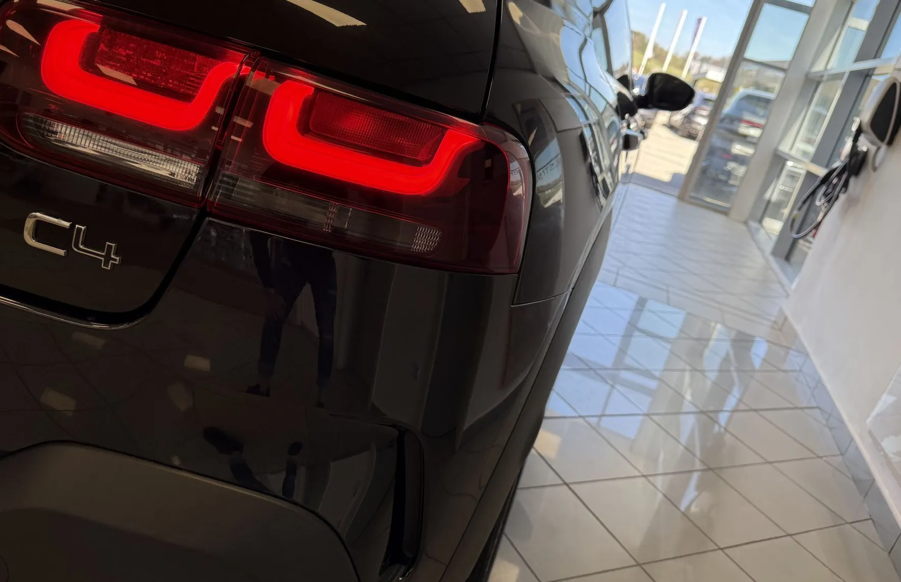 Zunanja slika - Citroën C4 Cactus - 1.2 PureTech SHiNE -1.LASTNIK-SLO.-ODLIČEN- - 7