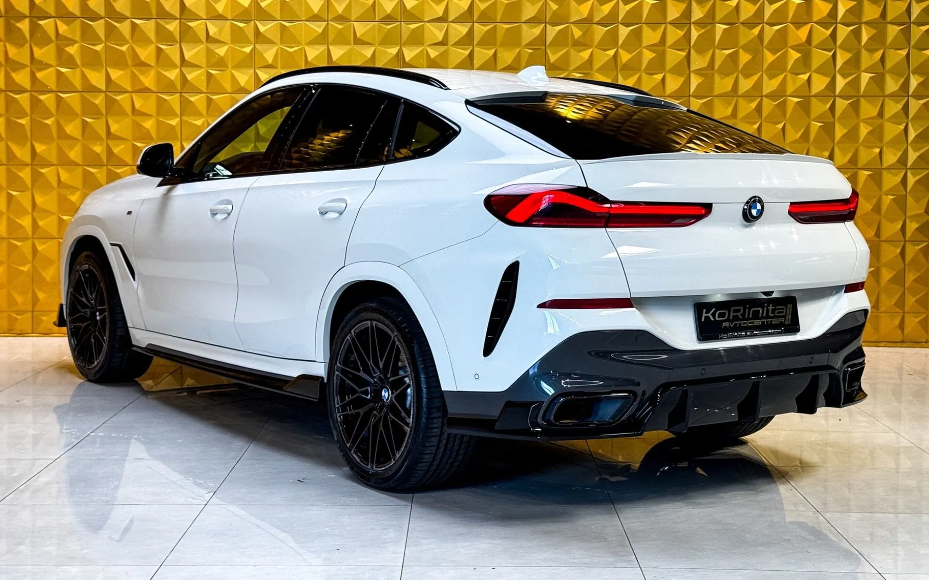 Notranja slika - BMW serija X6: - xDrive30d M Sport-HLAJENJE-360-VIRTUAL-AMBI... - 8