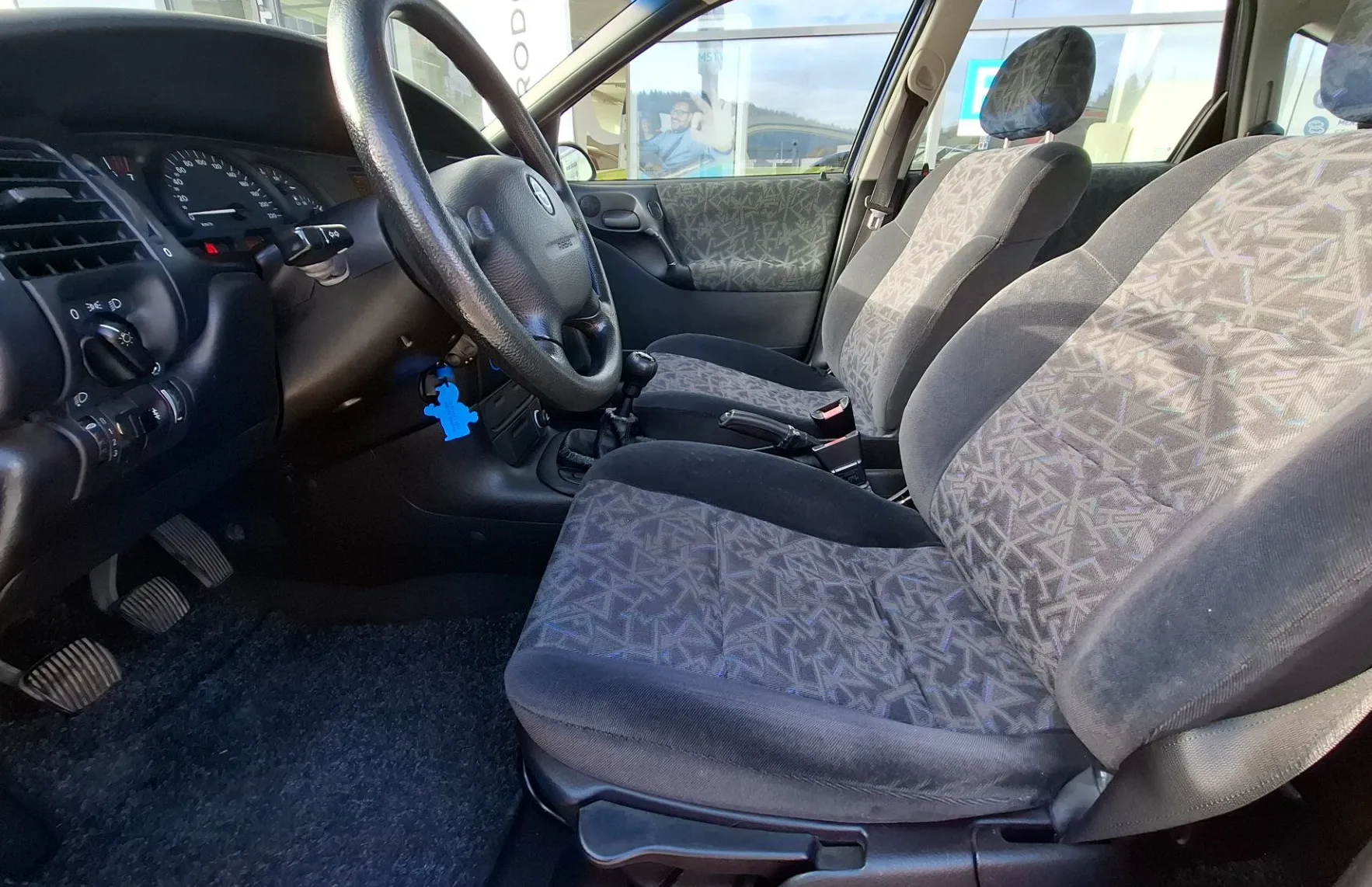 Zunanja slika - Opel Vectra - 1.6i 16V - SLOVENSKO POREKLO + ODLIČNO OHRANJEN - 11