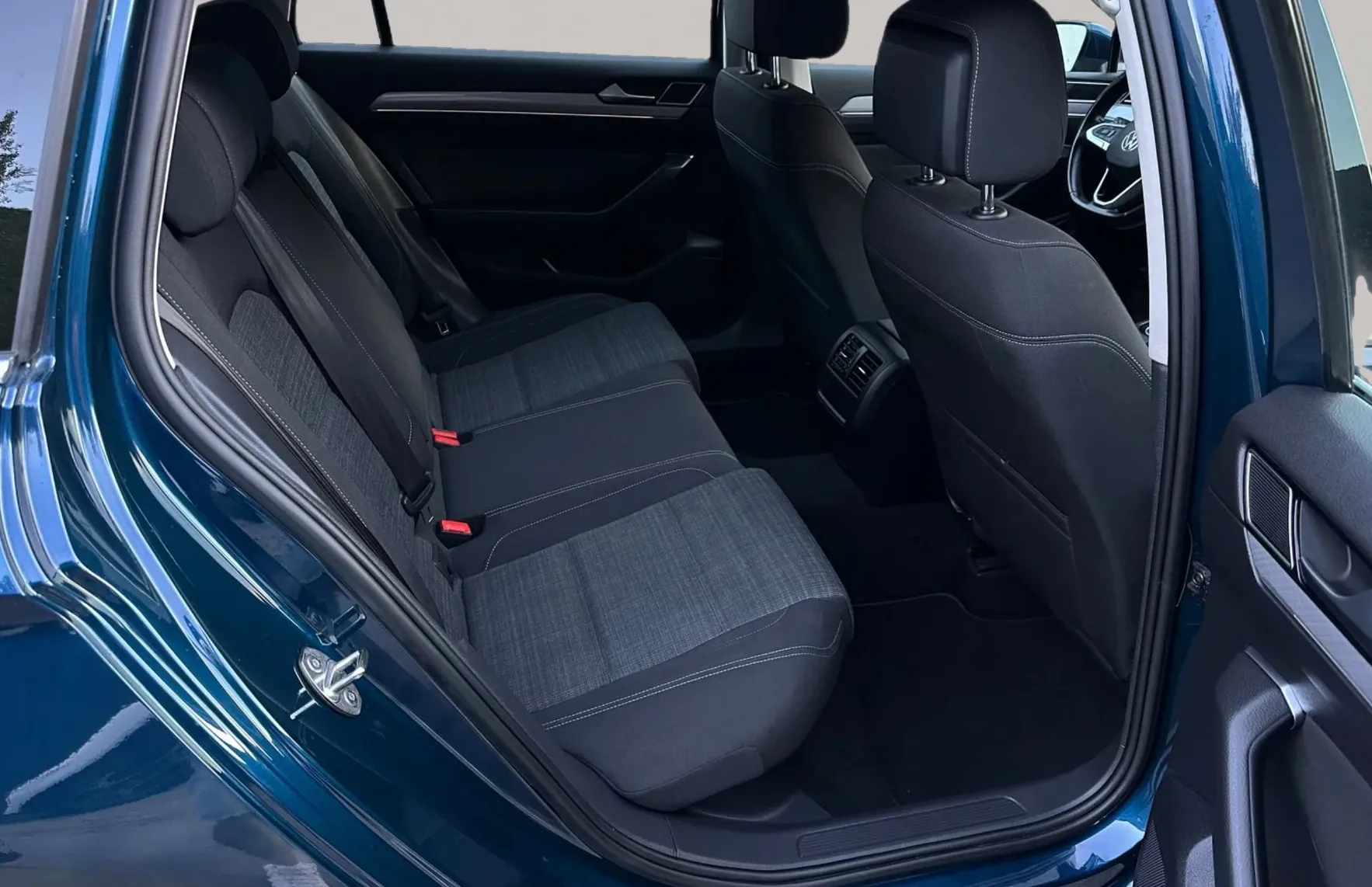 Zunanja slika - Volkswagen Passat - Variant 2.0 TDI 150 KM LED F1 DSG ACC CarPlay 1. lastnik - 12