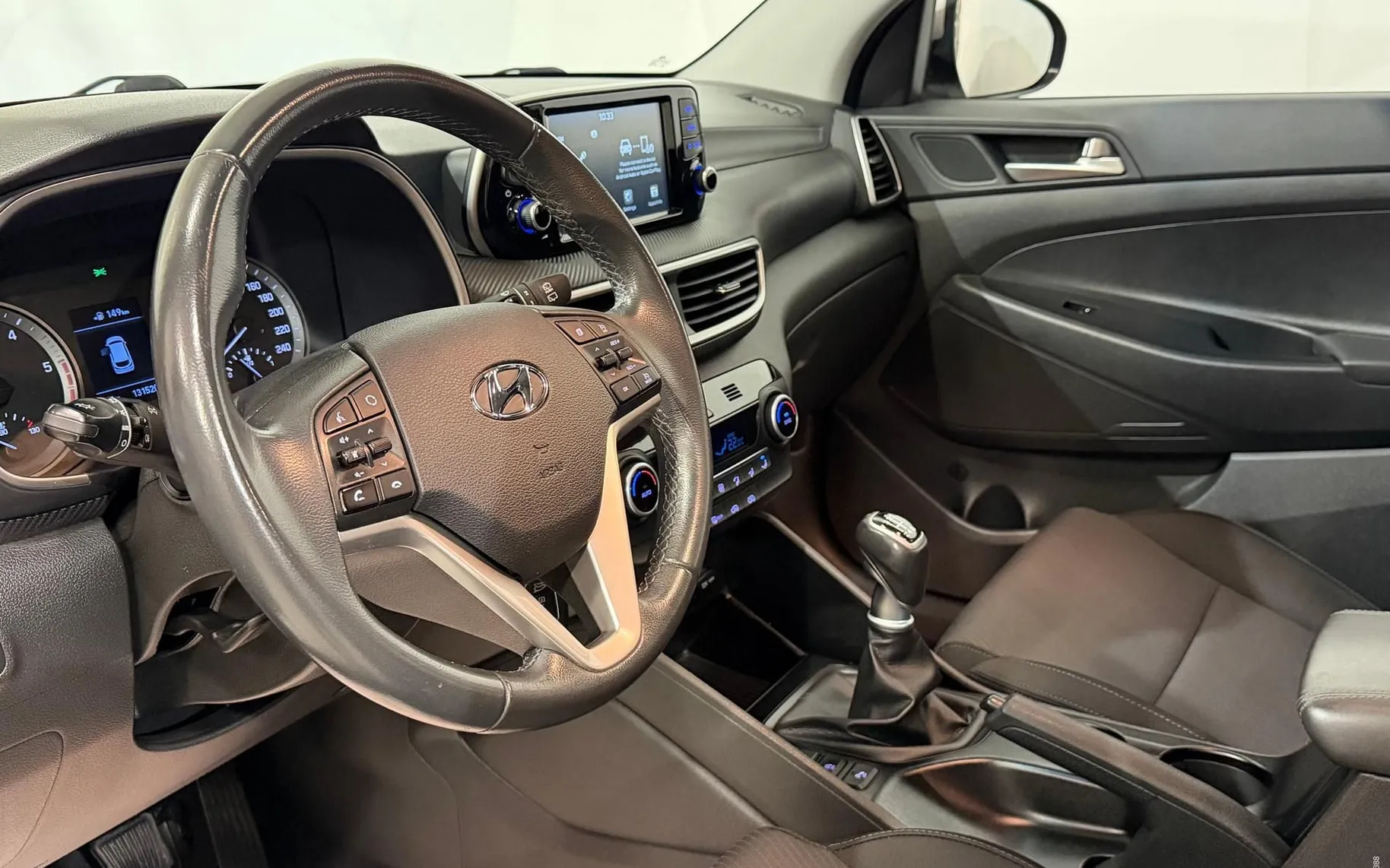 Notranja slika - Hyundai Tucson - 1.6 CRDi-129.000KM-SLO-TEMPOMAT-KAMERA-PDC-SERV KN - 10
