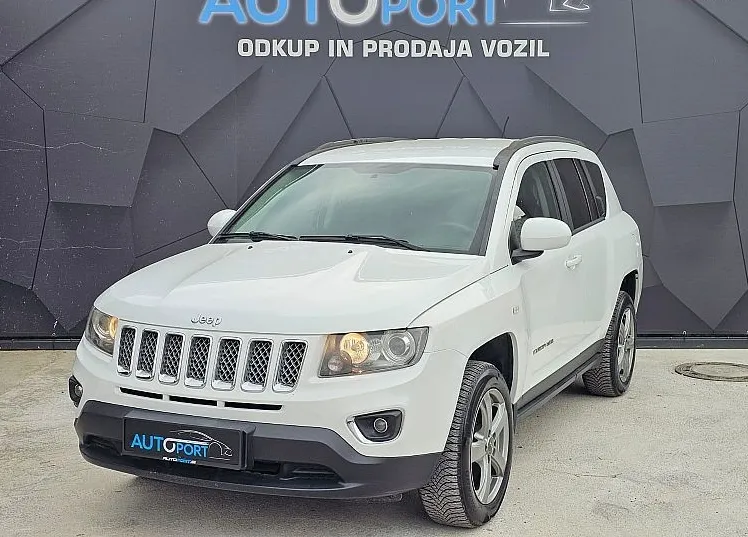 Zunanja slika - Jeep Compass - 2.2 CRD-4x4-KLIMA-KAMERA-GR.SED.-USNJE-TEMP.-NAVI- - 2