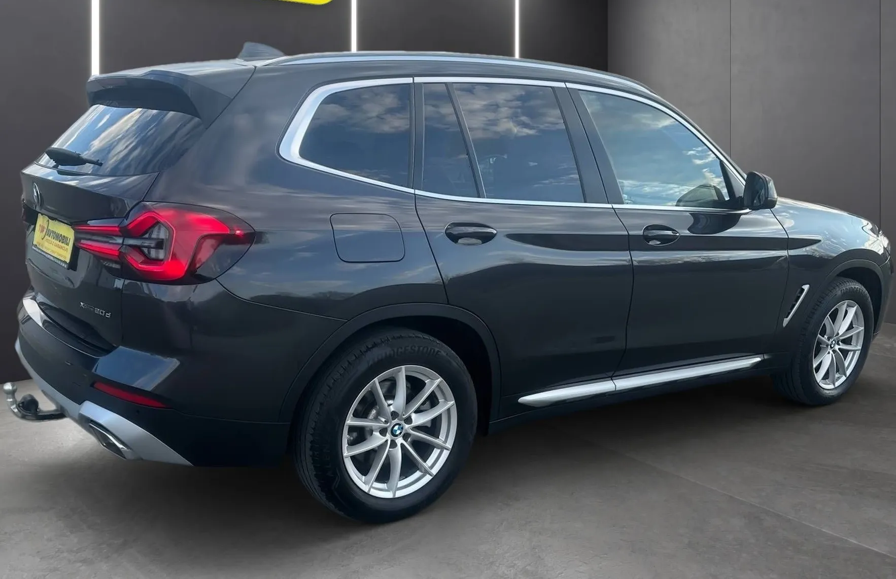 Zunanja slika - BMW X3 - serija : xDrive 20 D X LINE SAMO 68000 KM KOT NOV - 8