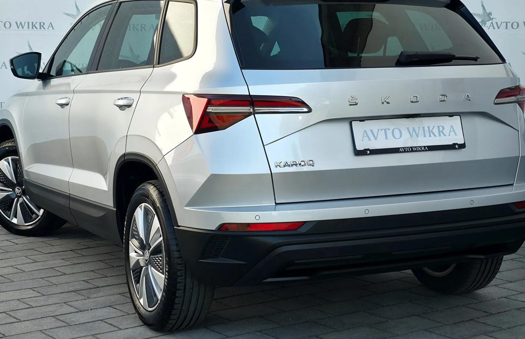 Zunanja slika - Škoda Karoq - 1.5TSI Selection DSG•ACC•KAMERA•LANE•KEYLESS•17C - 3
