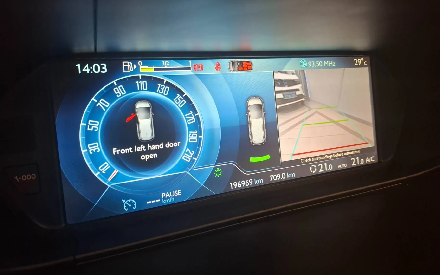 Notranja slika - Citroën C4 Grand Picasso - 2.0 BlueHDi Exclusive-PANORAMA-KAMERA360-7SEDEŽEV - 9