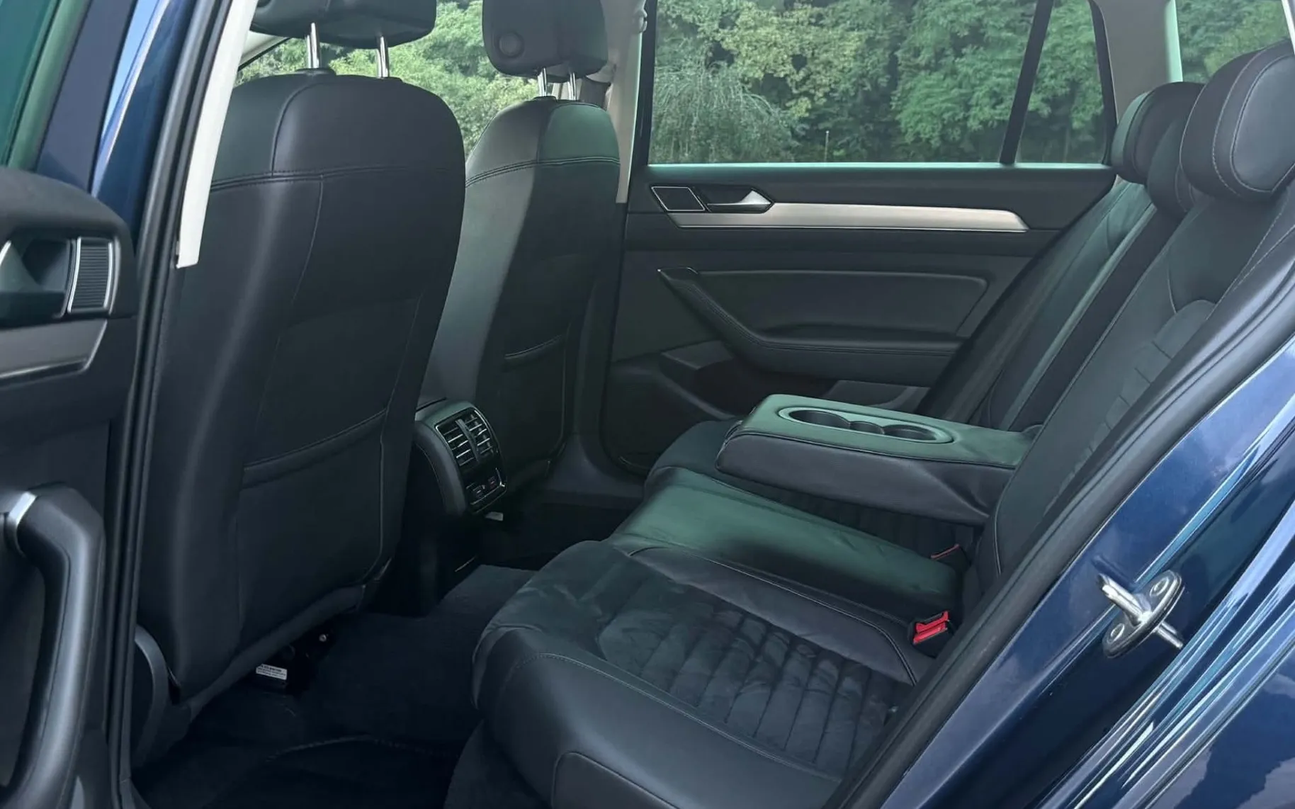 Notranja slika - Volkswagen Passat Variant - 1.6 TDI-VIRTUAL-NAVI-FUL LED-LIZING ZA TUJCE- - 11