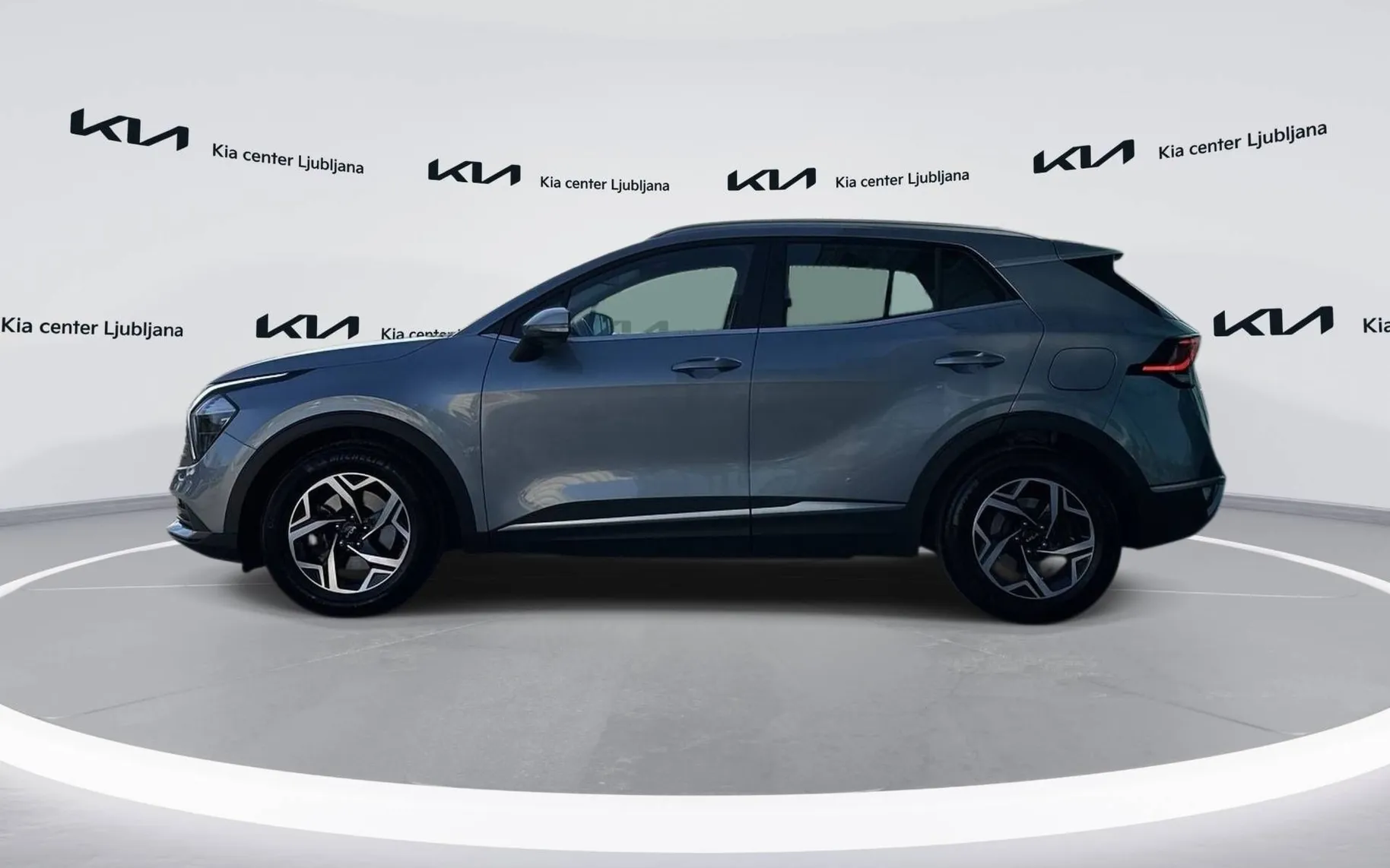 Notranja slika - KIA Sportage - 1.6 T-GDI MHEV LX Fresh DCT - 8