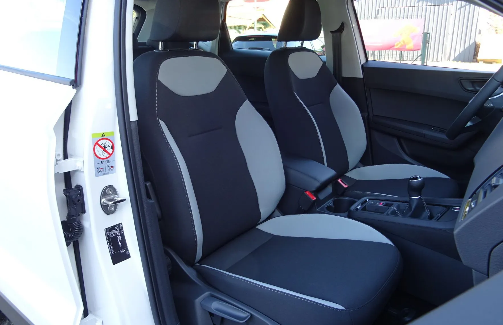 Zunanja slika - Seat Ateca - 1.0 TSI  HOLA 116KM - CELOETNE PNEVMATIKE - - 9