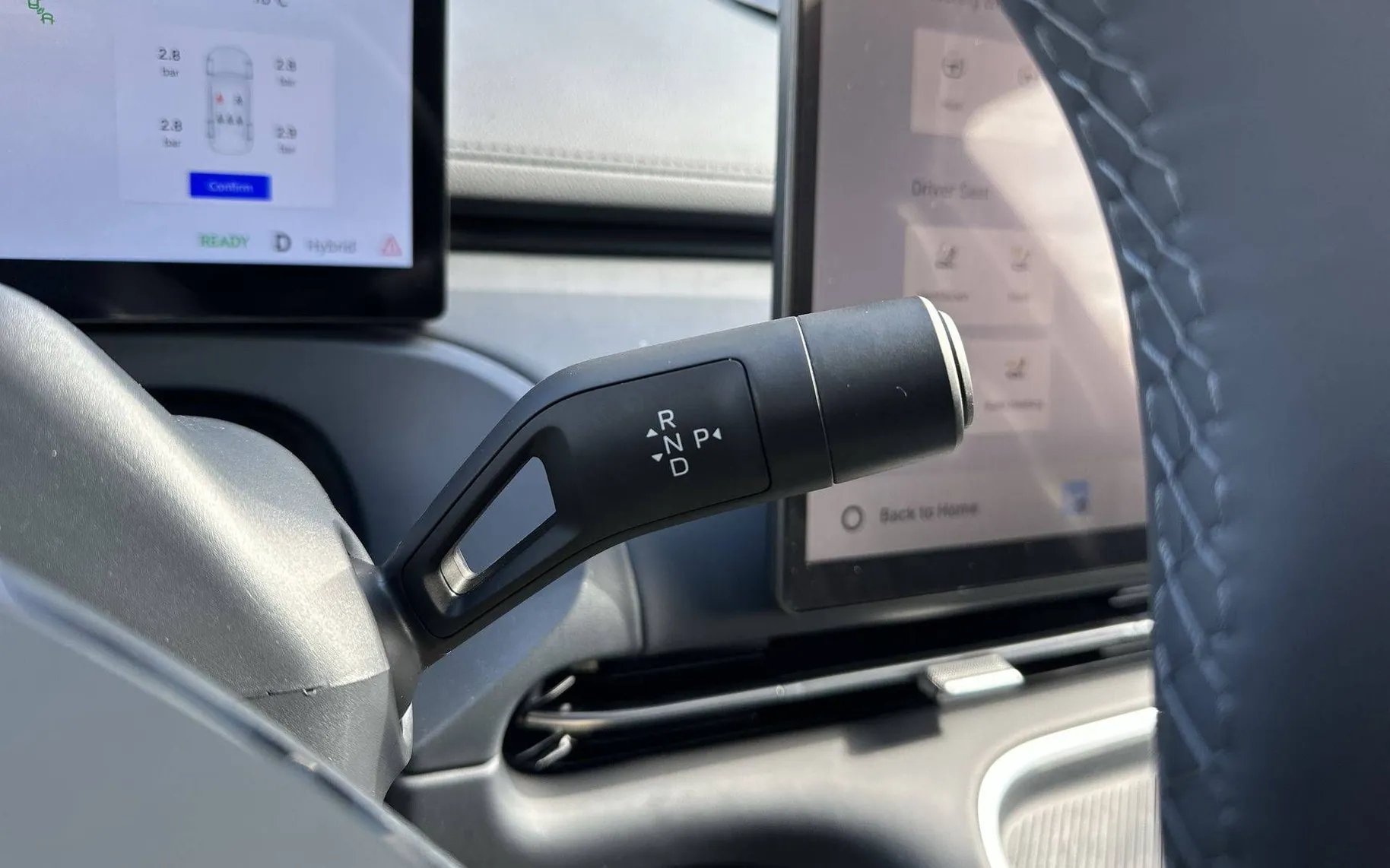 Notranja slika - Geely StarRay EM-i - Plug-In Hybrid 1.5 Max Avt... - 19