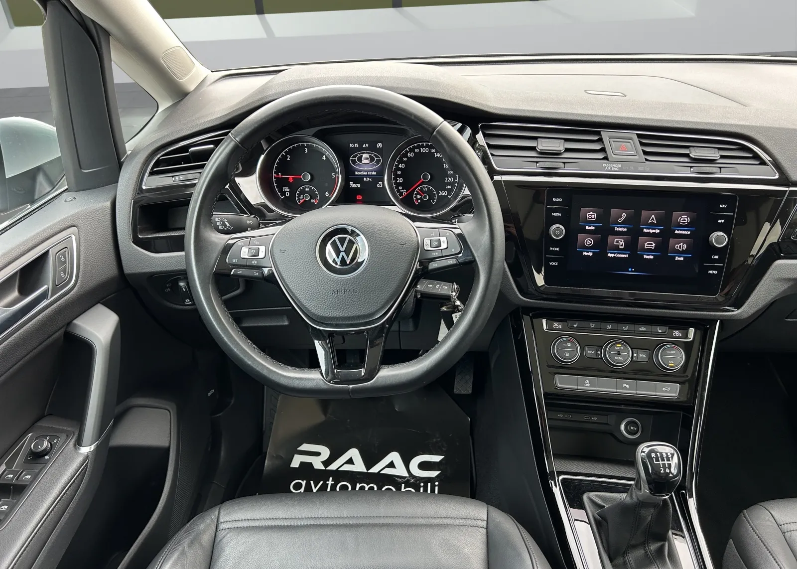 Zunanja slika - Volkswagen Touran - 2,0 TDI BMT Family DSG - 8