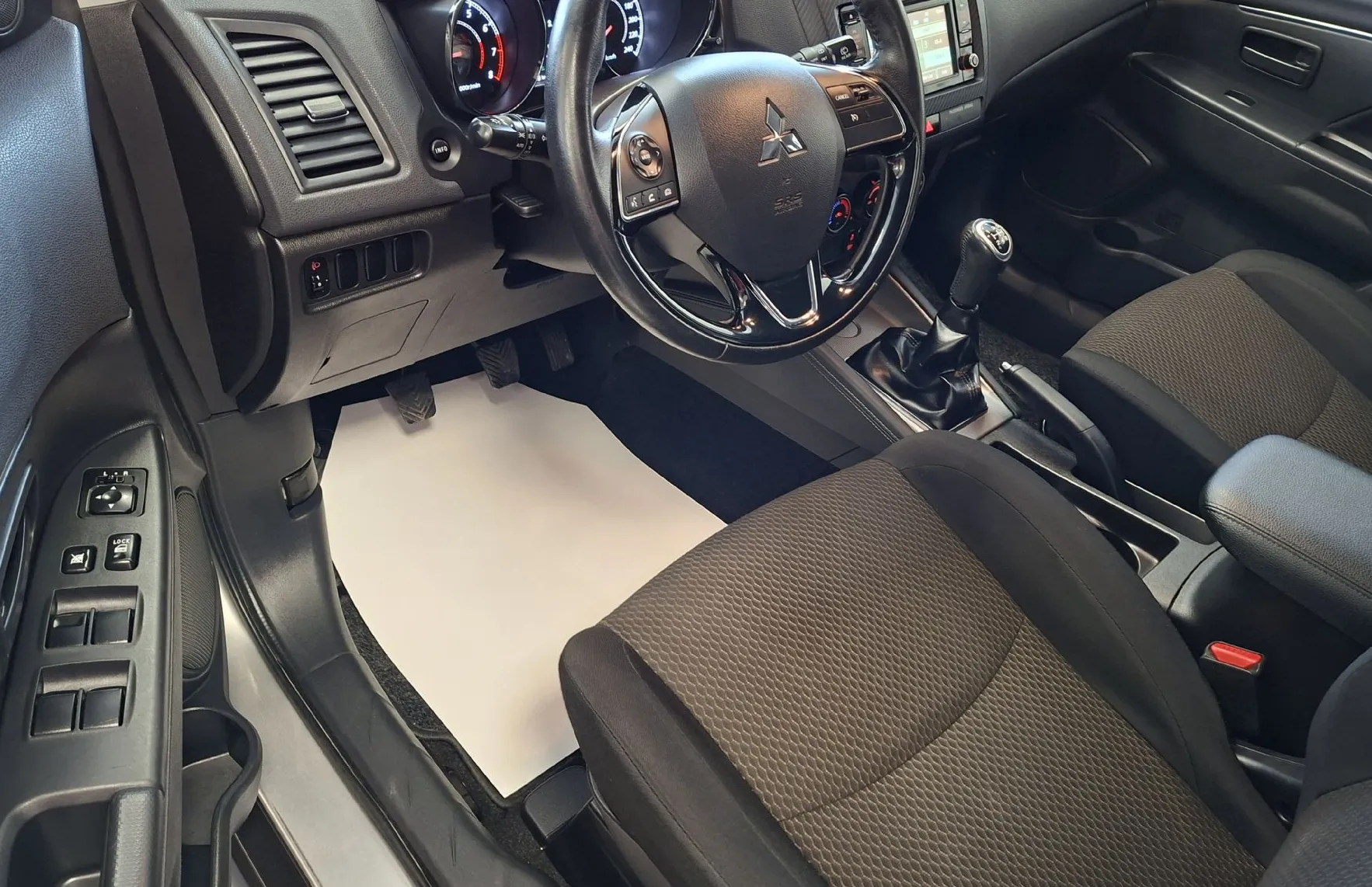 Zunanja slika - Mitsubishi ASX - 2.0 MIVEC 110 kW Intense+ 2WD-1.LASTNIK-SLO- - 7