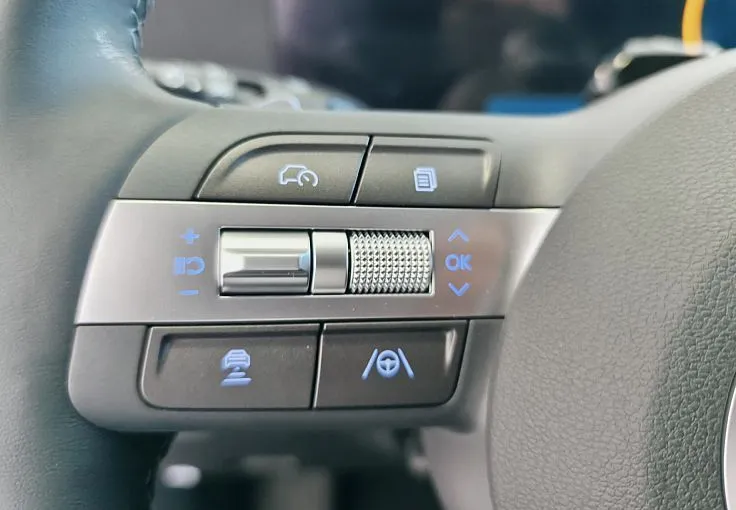 Zunanja slika - Hyundai Kona - EV 48.4kWh PREMIUM-AKT.T-TOPL.ČR-AMBIENT-LED-VIDEO - 10