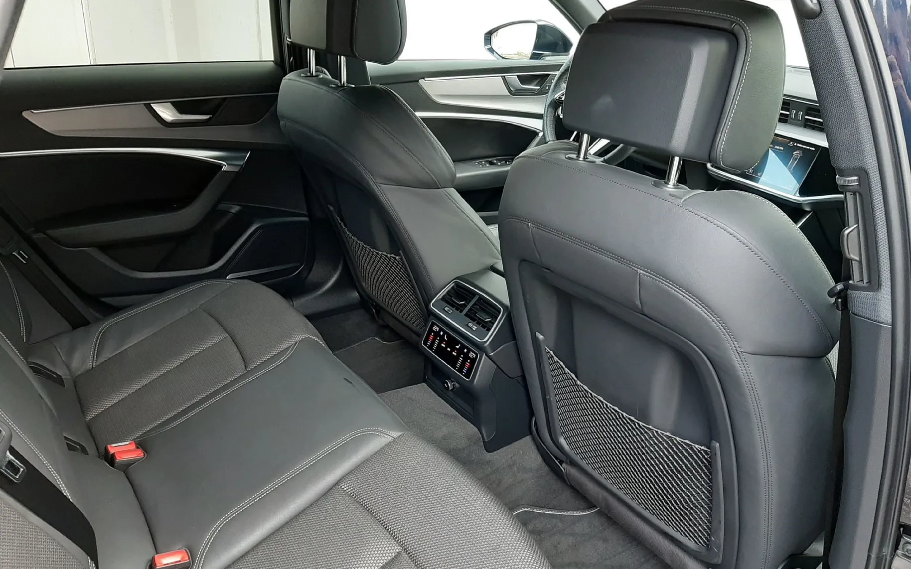 Notranja slika - Audi A6 - Avant 40 TDI S tronic - 4