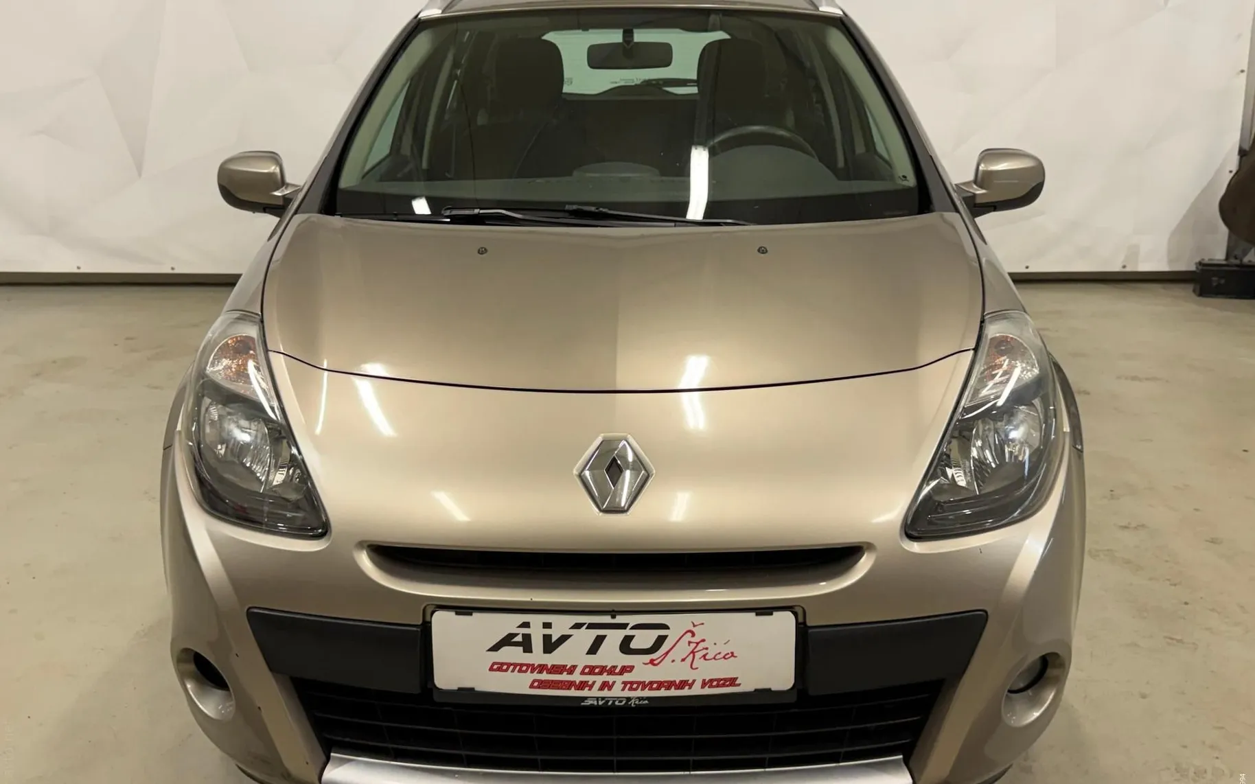 Notranja slika - Renault Clio - Grandtour 1.5 dCi-TEMPOMAT-KLIMA-TRAJNIK - 7