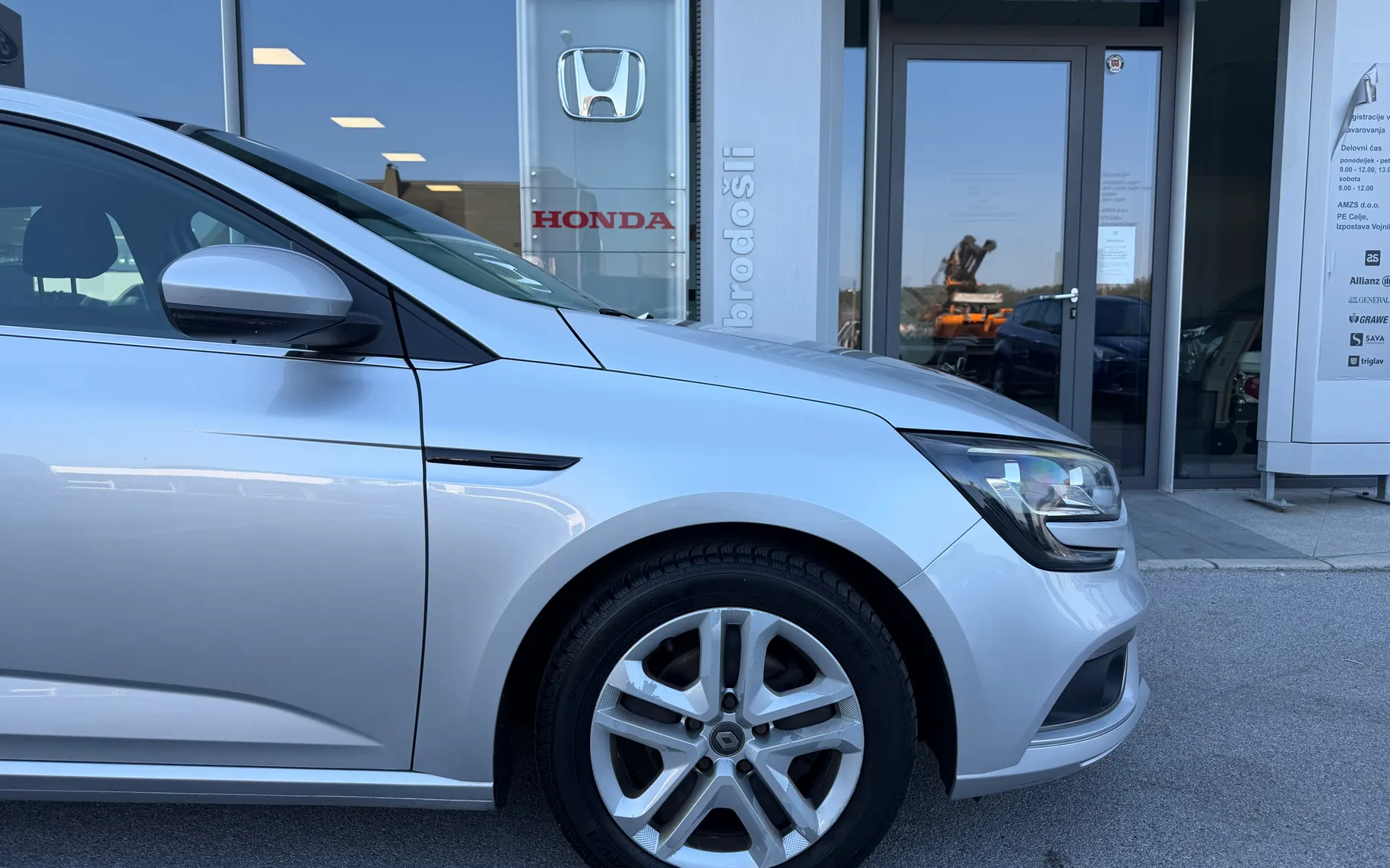 Zunanja slika - Renault Megane Limousine - BERLINE BLUE dCi 115I LED I VELIK SERVIS - 4