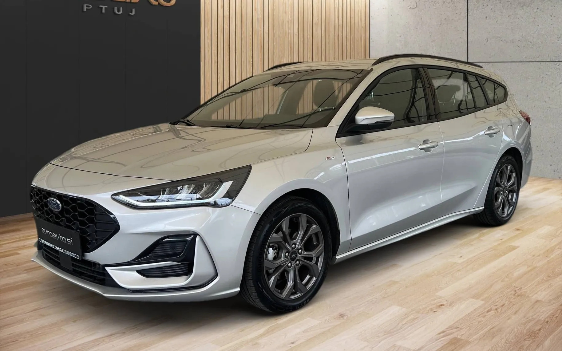 Zunanja slika - Ford Focus - 1.0•ST-Line•LED•PDC•KAMERA•F1•NAVI• - 1