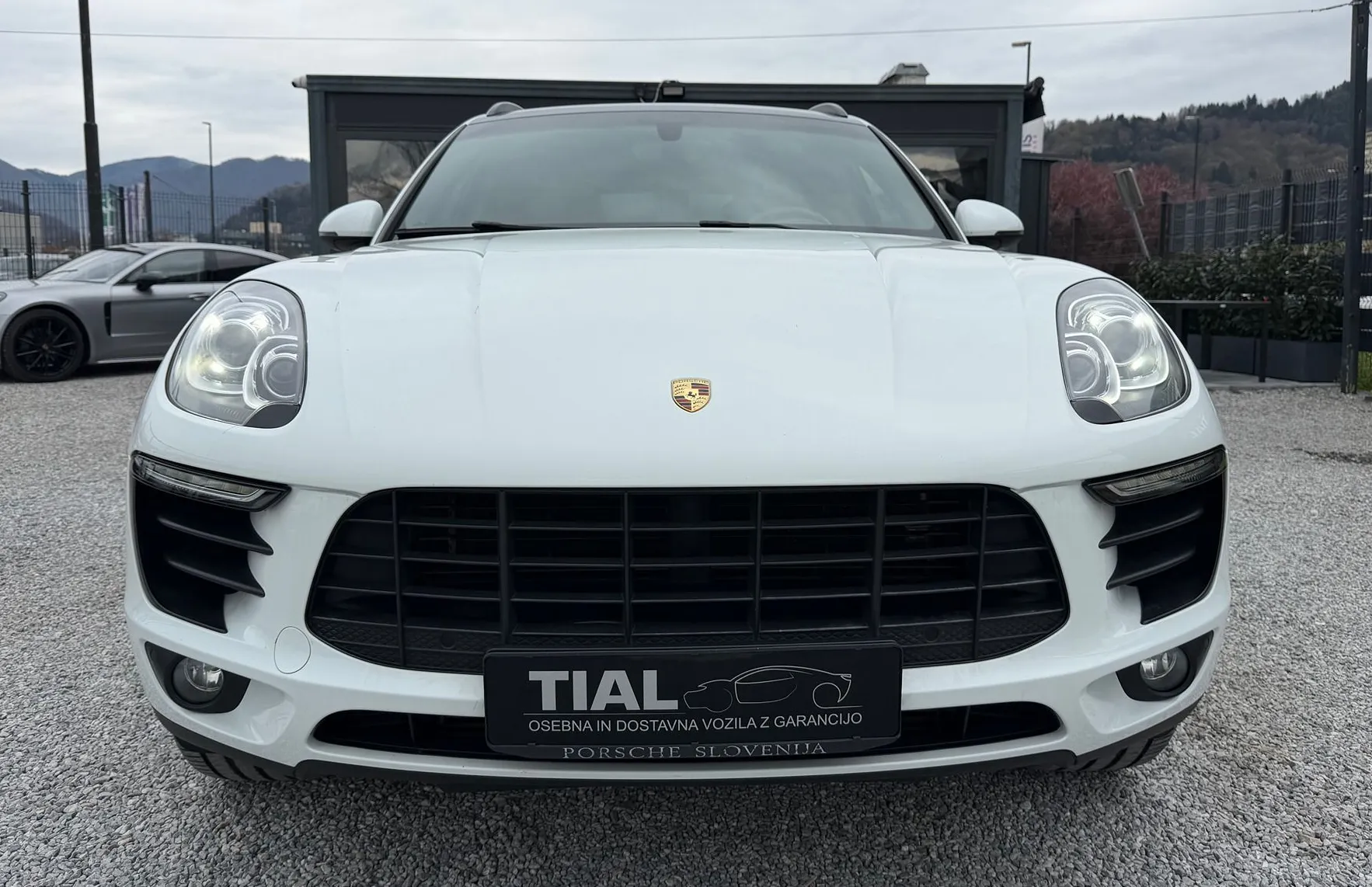 Zunanja slika - Porsche Macan - 3.0 D LED-20COL-4X4-NAVI-MEMORY-USNJE- MOZ.MENJAVA - 2