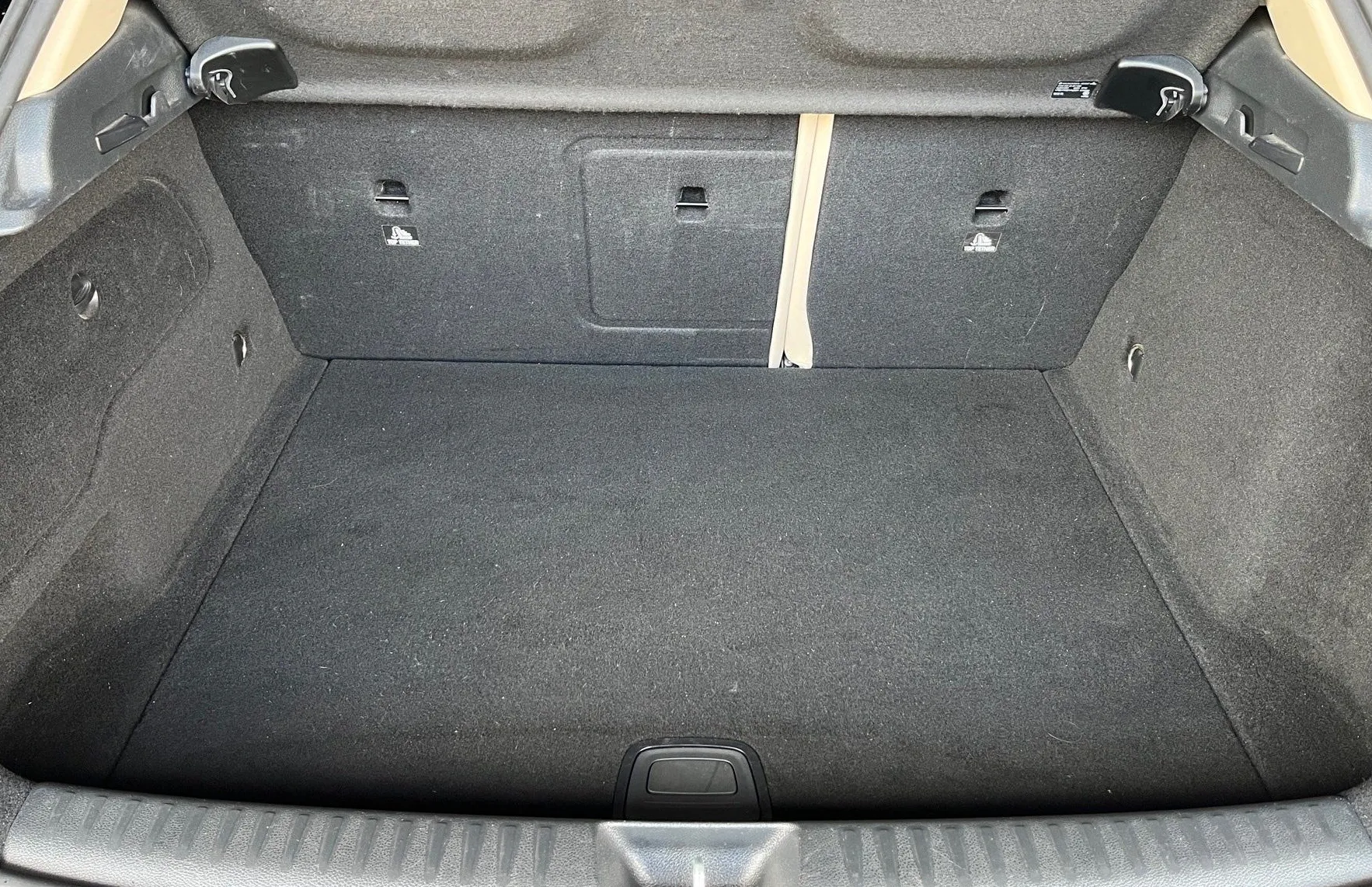 Zunanja slika - Mercedes-Benz GLA-Razred - GLA 180 Urban Avt. - 12