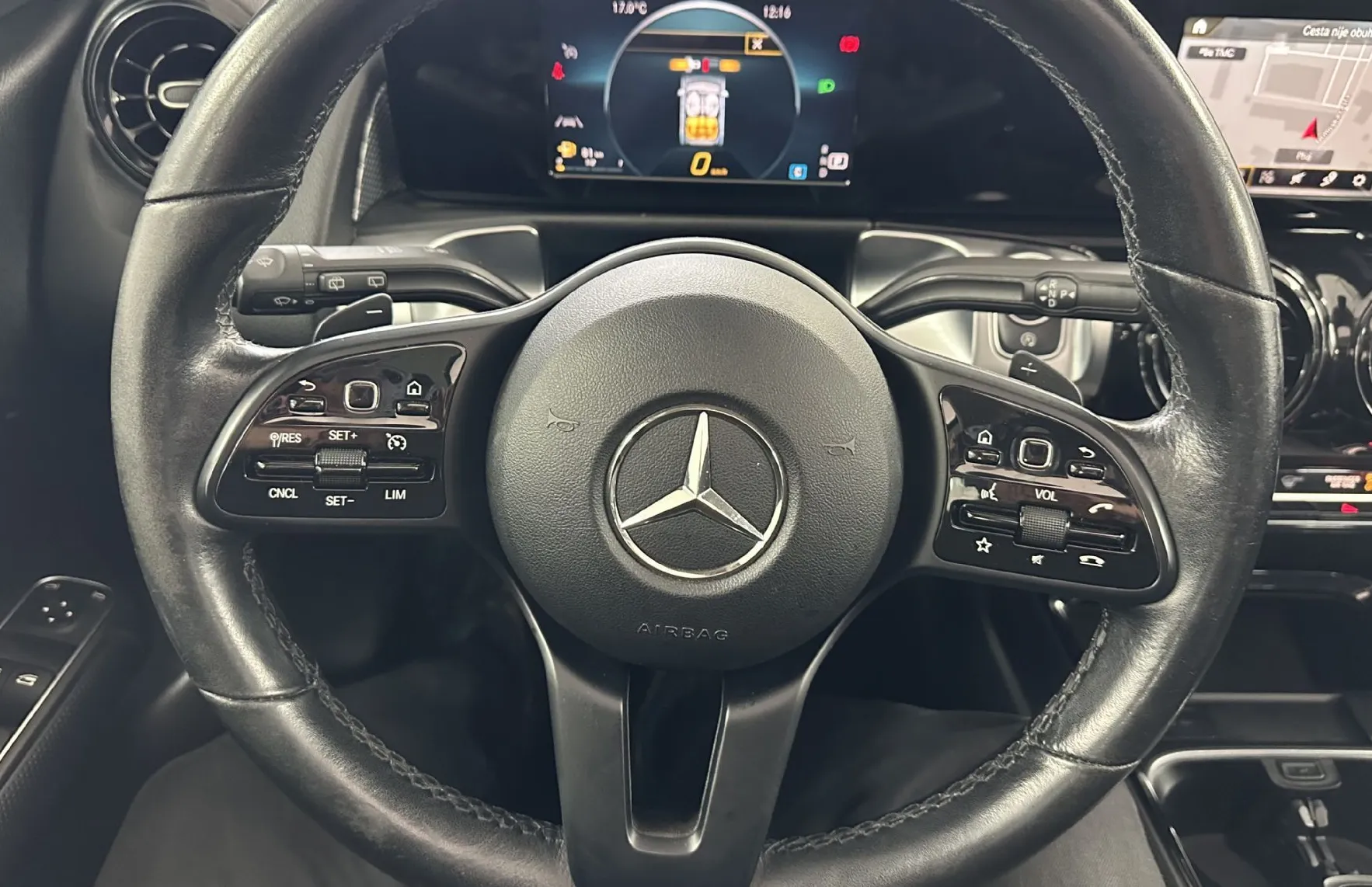 Zunanja slika - Mercedes-Benz GLB-Razred - GLB 200 d 4MATIC Avt.NEMŠKI.KAMERA.PANORAMA.NAVI - 7