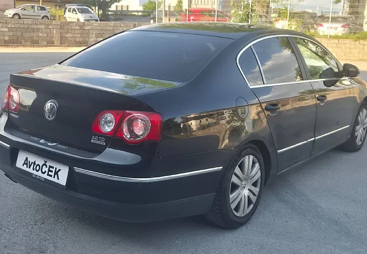 Zunanja slika - VW Passat - 2.0 TDI Highline + 4x4 + UGODNO - 5