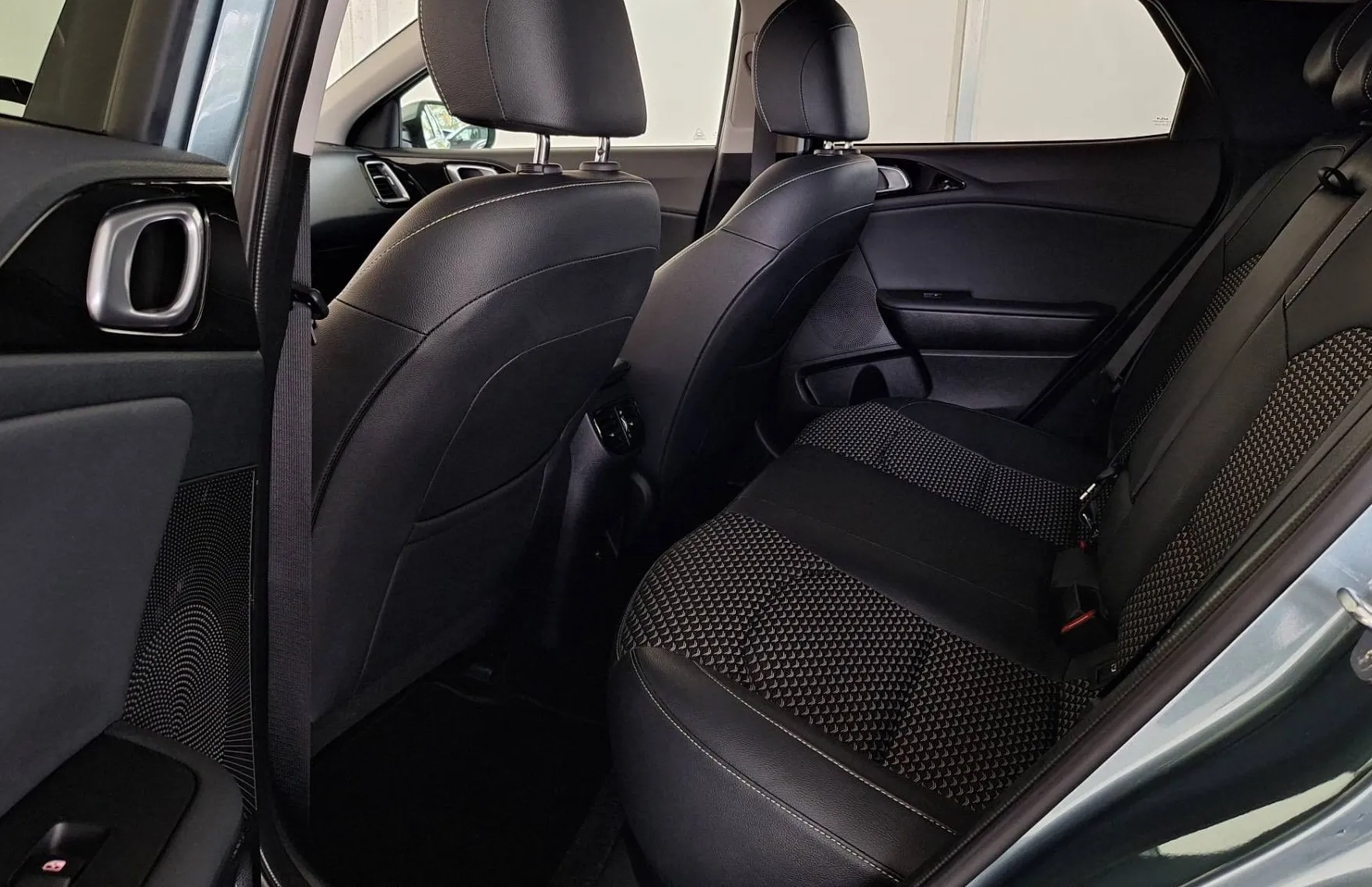 Zunanja slika - KIA XCeed - 1.5 T EX Way AUT.•GRETJE SEDEŽEV•KAMERA•NAVI•ACC• - 13