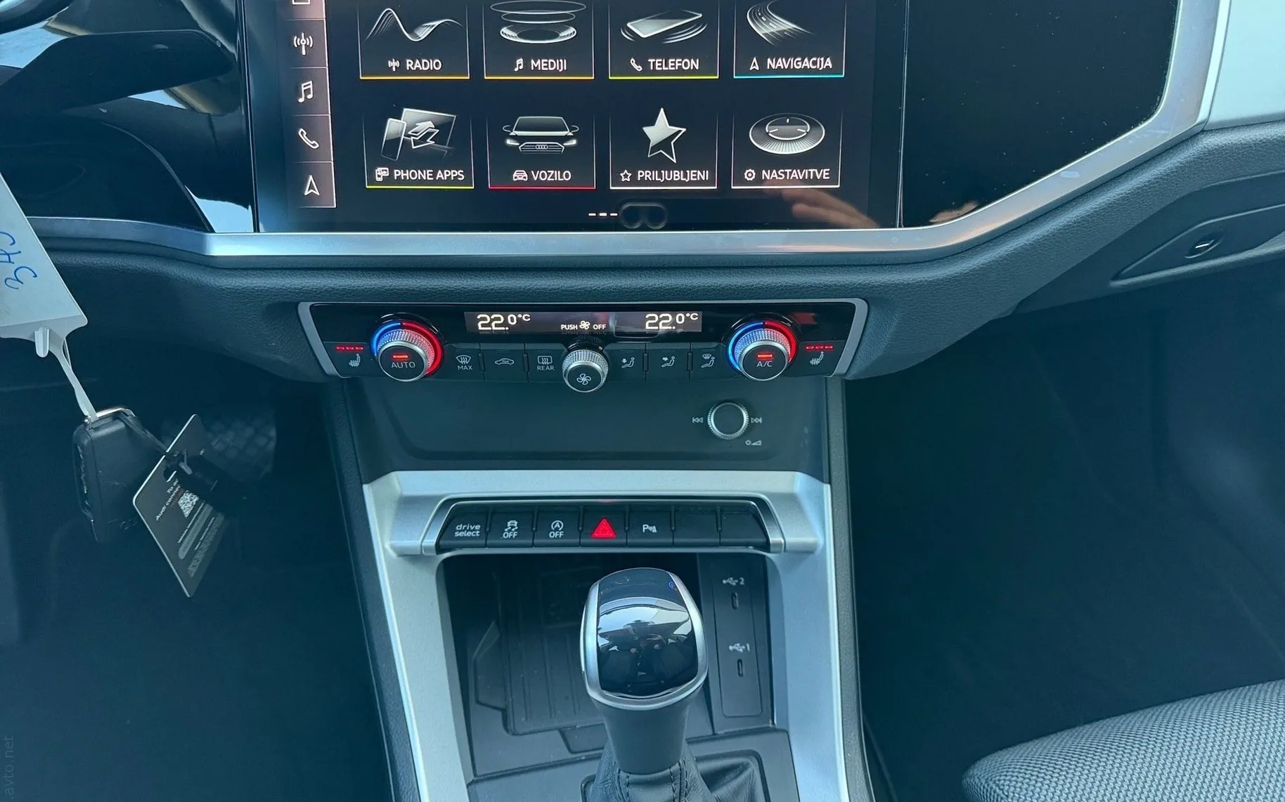 Notranja slika - Audi Q3 Sportback - 35 TDI S tronic Advanced-Mrtvi kot-ACC-Kamera..... - 9