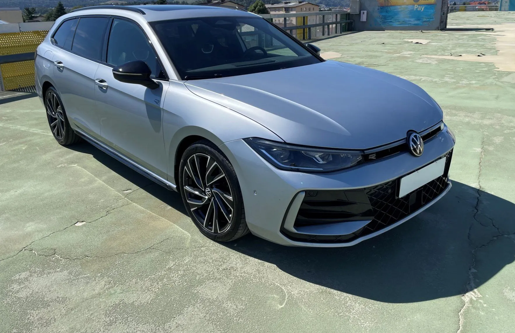 Zunanja slika - Volkswagen Passat - Variant 2.0 TDI BMT R-Line DSG LED. NAVI.KAMER360.PDC2X - 2