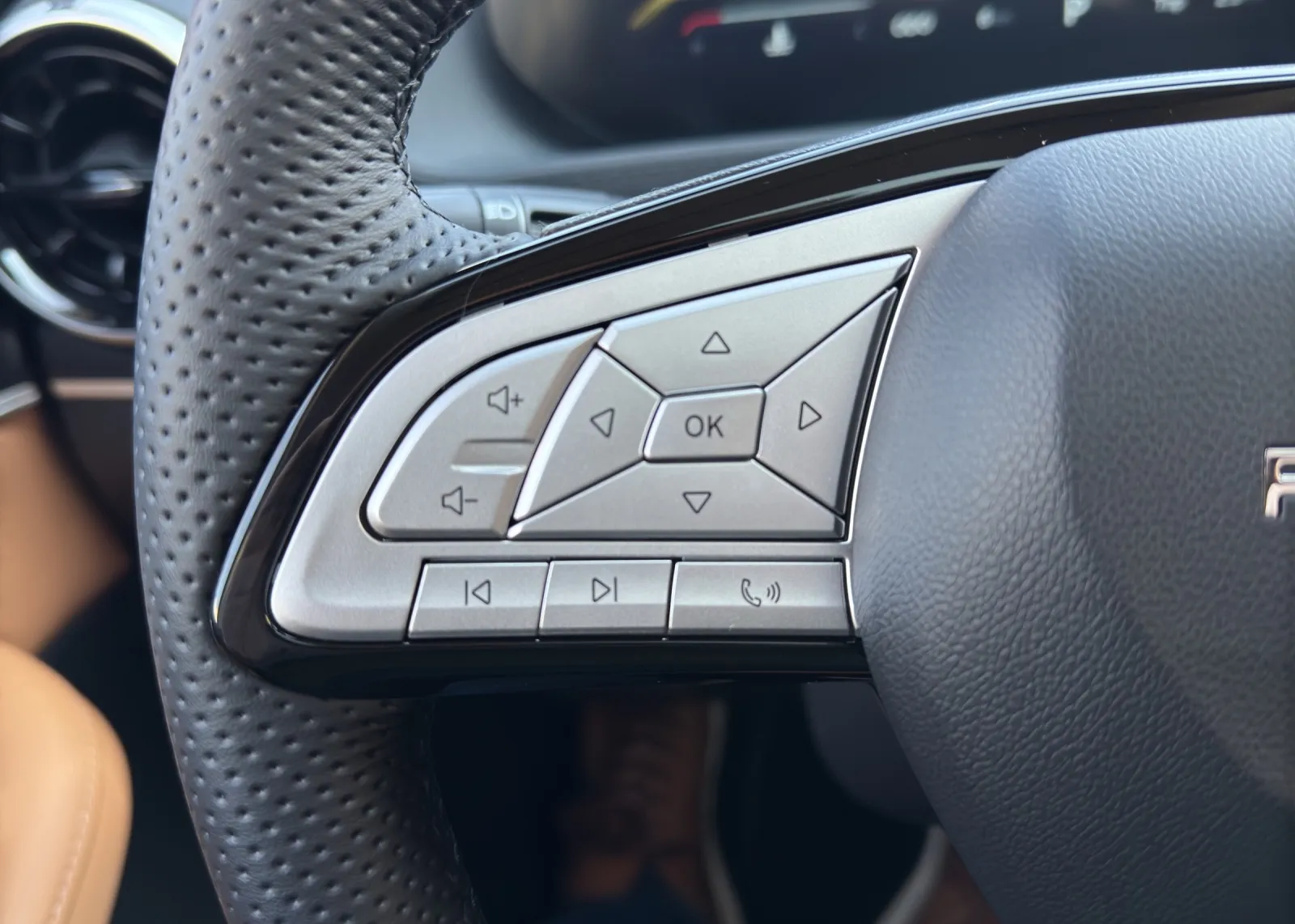 Zunanja slika - Forthing Forthing T5 EVO - T5 Evo 1.5T EXCLUSIVE ADAS +PANORAMA+KAMERA+MRTVI KOT+DAB - 4