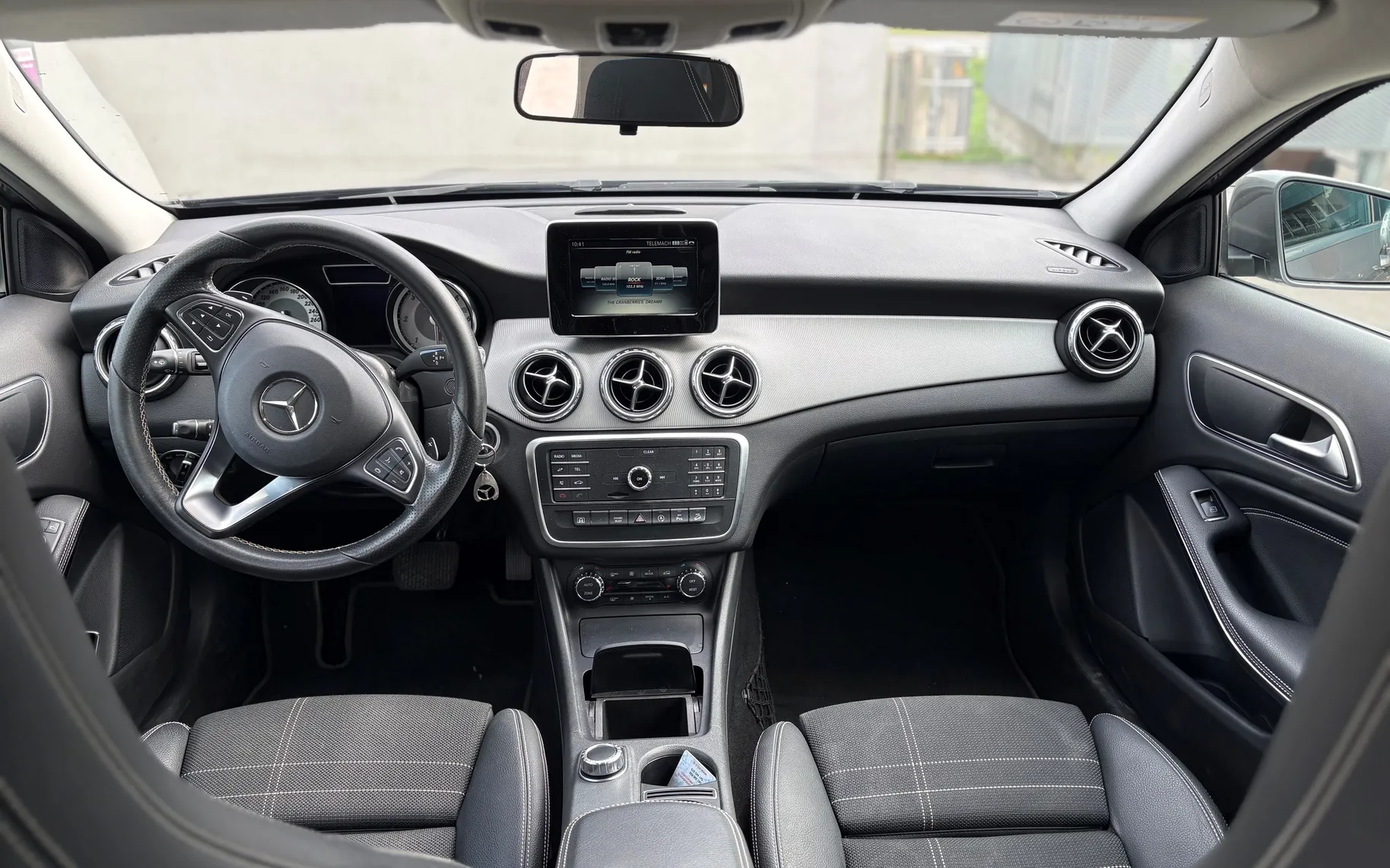 Notranja slika - Mercedes-Benz GLA-Razred - GLA 220 d 4MATIC Avt. - 7