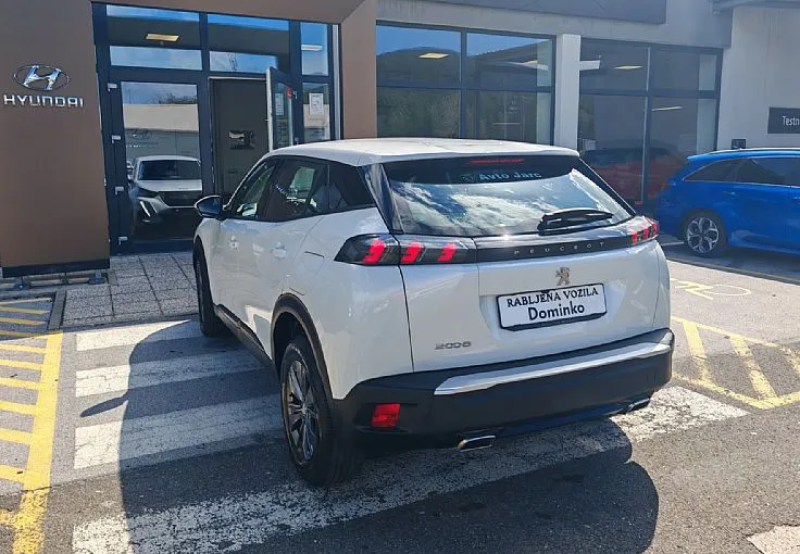 Zunanja slika - Peugeot 2008 - 1.2 PureTech 130 S S Active Pack°°Velik servis°° - 4
