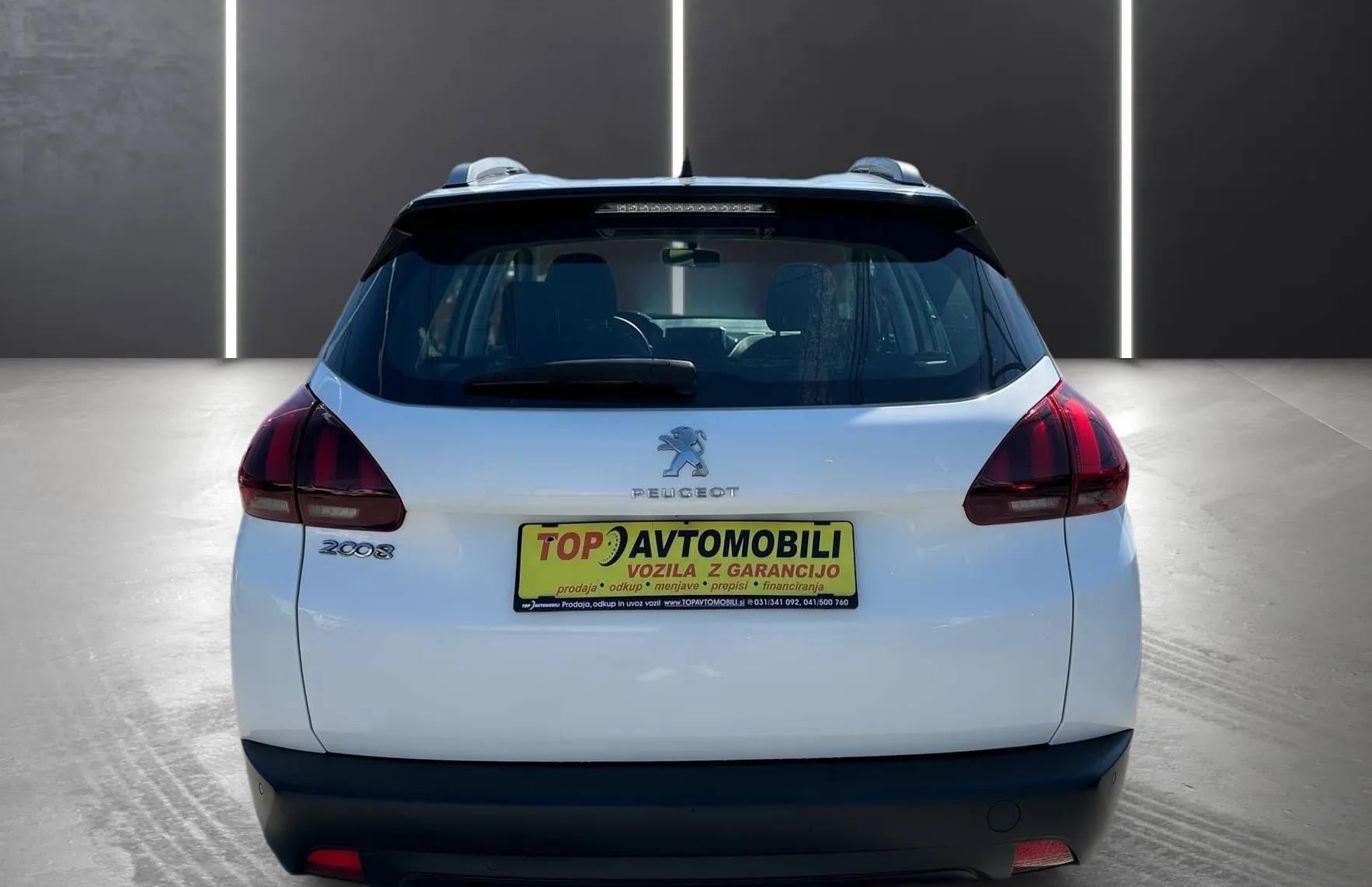 Zunanja slika - Peugeot 2008 - 1.2 SLOVENSKI 1.LASTNIK MOŽNOST BREZ POLOGA - 7