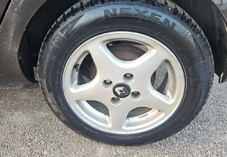 Zunanja slika - Renault Clio - 1.2 75ks °SLO-POREKLO° °NOVE GUME° °NOV AKUMULATOR - 12