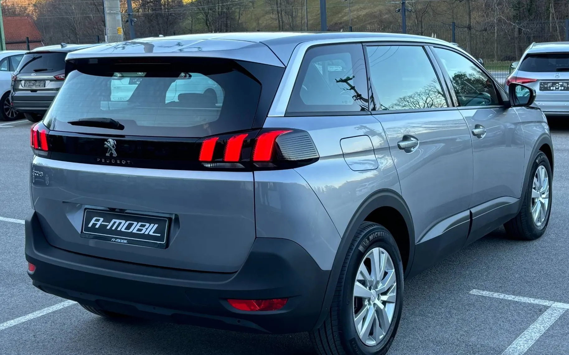Zunanja slika - Peugeot 5008 - 1.2 PURETECH 130 ACTIVE PACK EAT8 LED-KAMERA-NAVI - 3