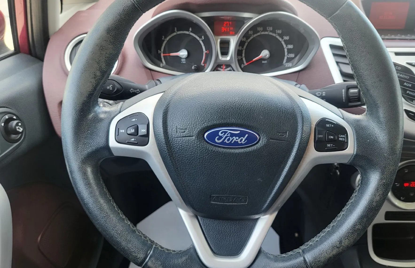Zunanja slika - Ford Fiesta - 1.4 16V slo-1last-acc-tempomat-el.paket-servisiran - 8