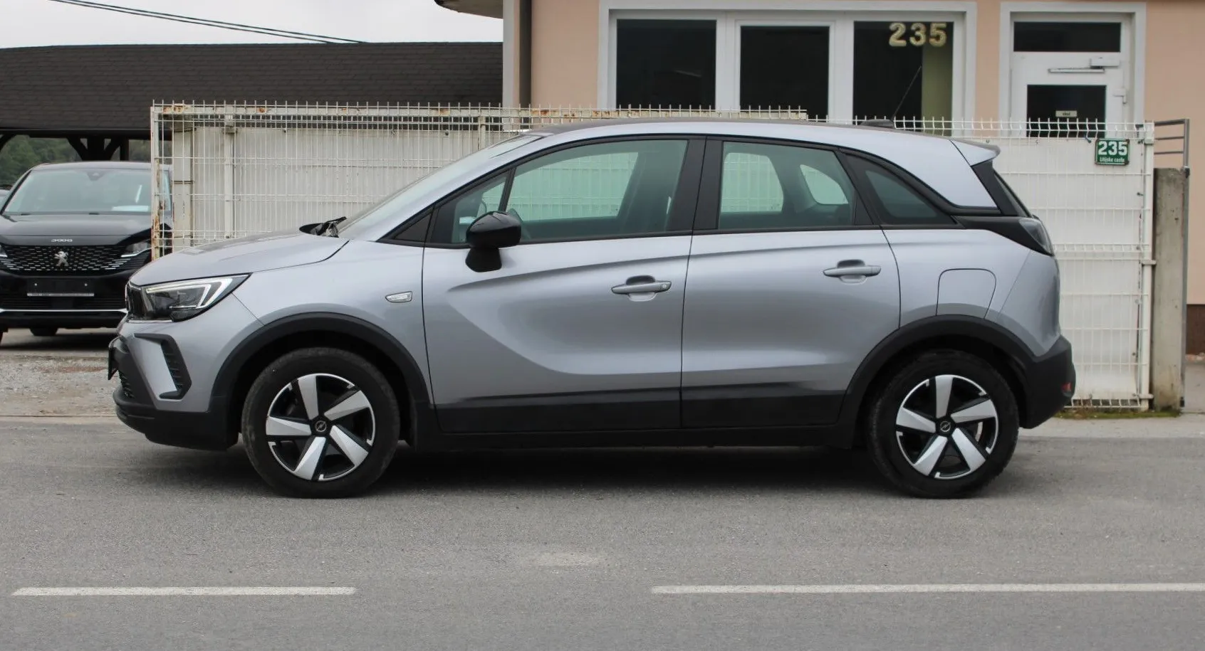 Zunanja slika - Opel Crossland - 1.2 61KW EDITION-LED ŽAROMETI-PDC-37.000 KM - 9