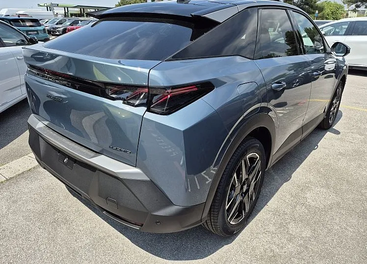 Zunanja slika - Peugeot 3008 - GT Hibrid 145 €6.4 - 2