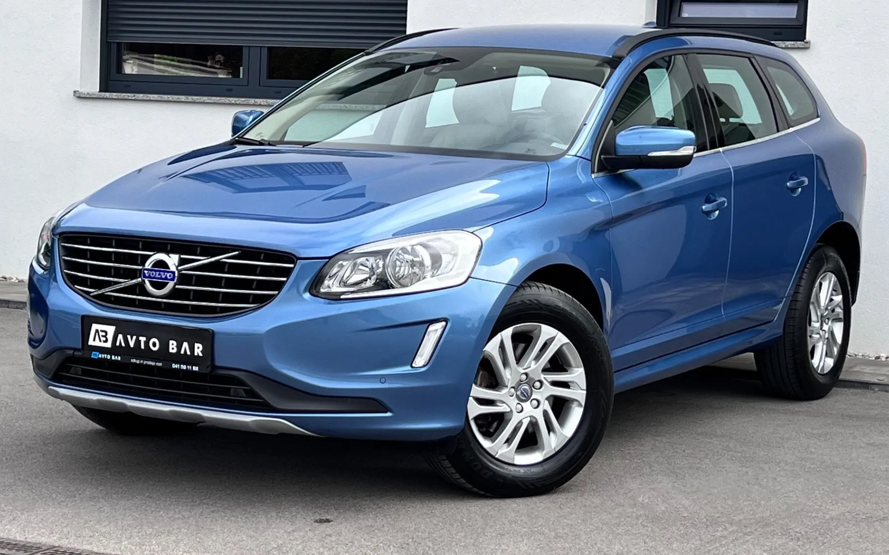 Zunanja slika - Volvo XC60 - D3+SLO+1.LAST+SAMO 104.475km++R.KAMERA - 1