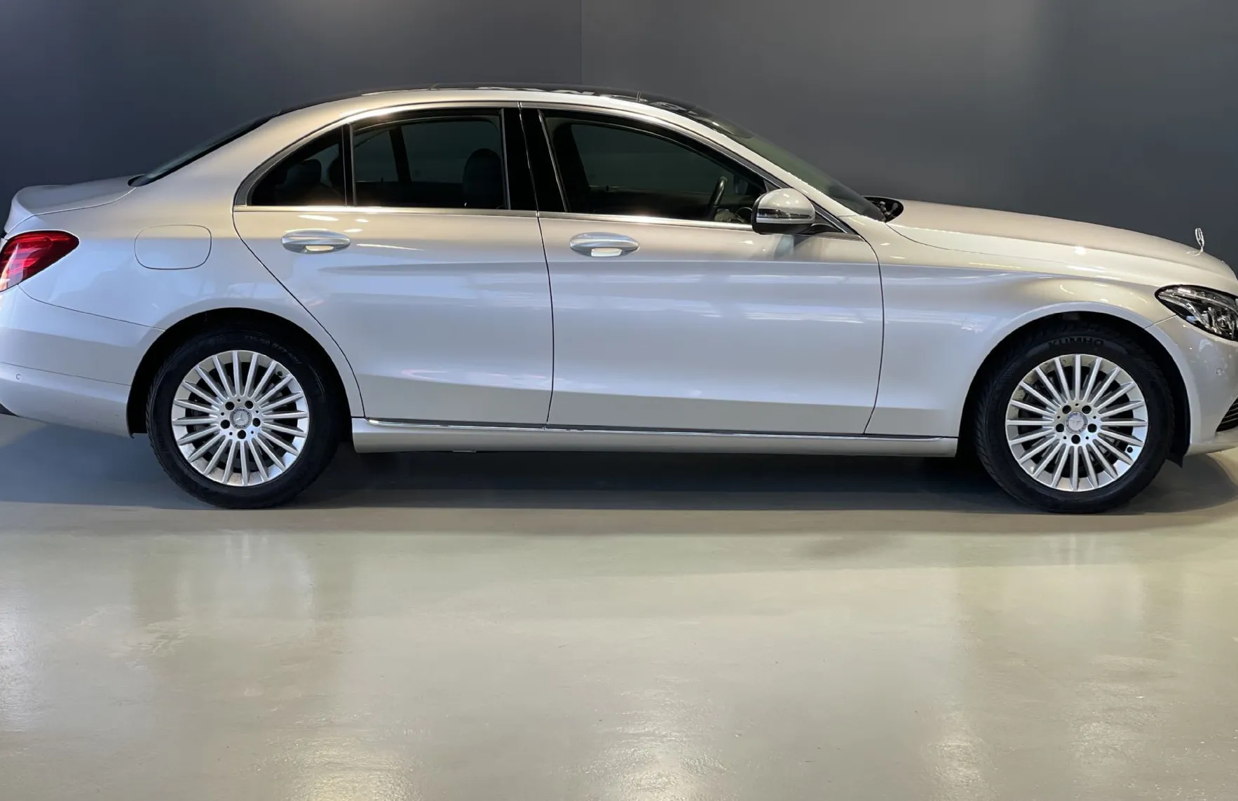 Zunanja slika - Mercedes-Benz C-Razred - AVANTGARDE-HEAD UP-PANO-LED-NAVI-KAMERA-ALU - 4