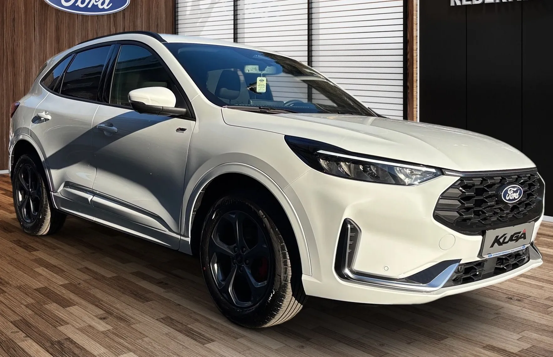 Zunanja slika - Ford Kuga - ST-Line X 1.5 EcoBoost 186PS A8 FWD - 2