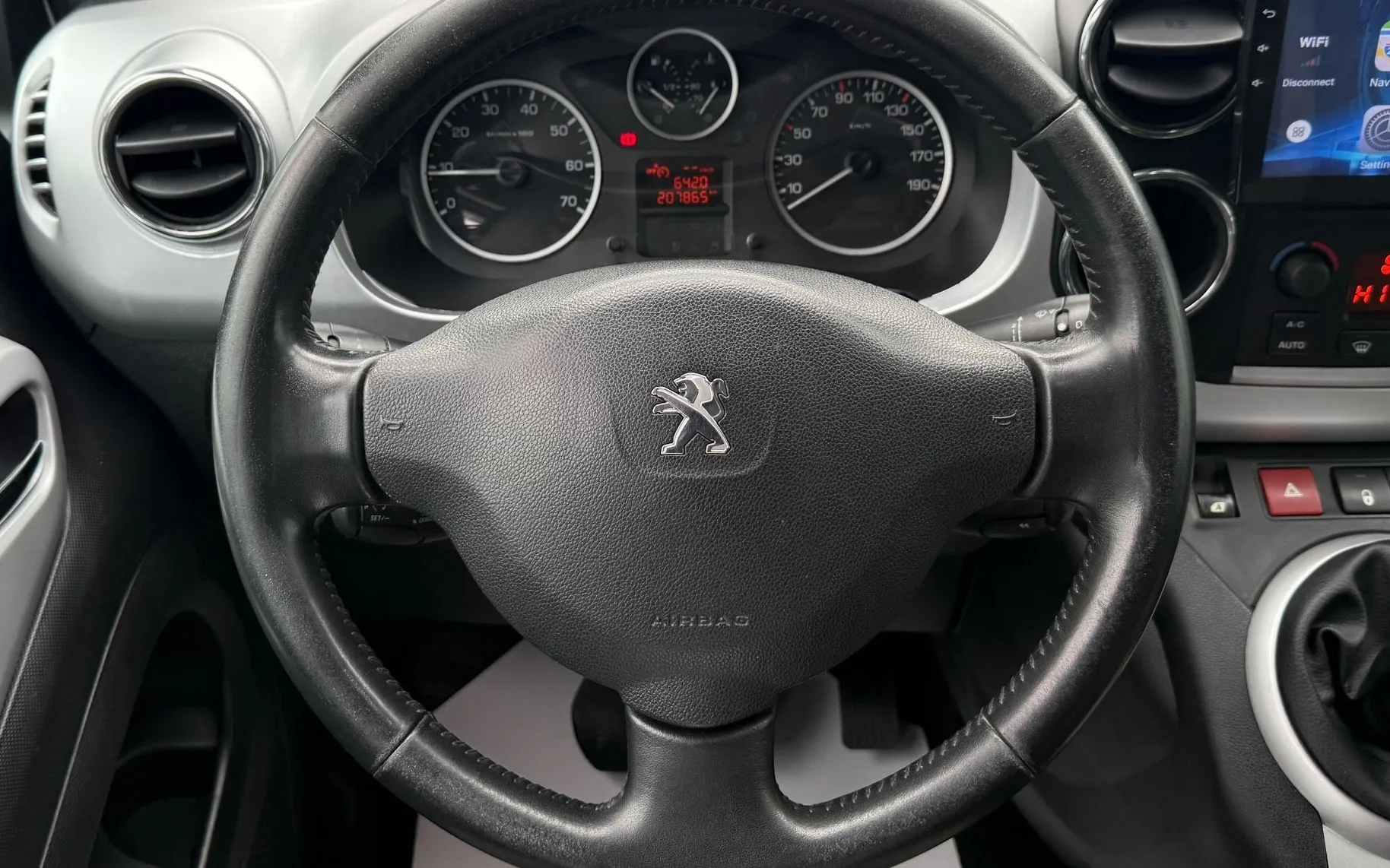 Zunanja slika - Peugeot Partner - 1.6HDi|NOVE ZIMSKE GUM|CAM|PARKSENZ|GRETJ.SEDEŽEV| - 12