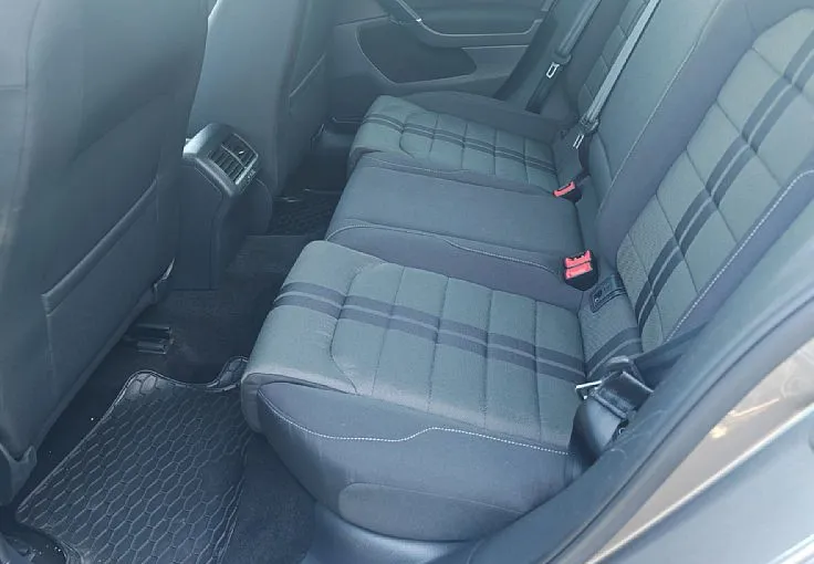 Zunanja slika - Volkswagen Golf - 1.2 TSI BMT Comfortline R-Line 1 lastnik - 5