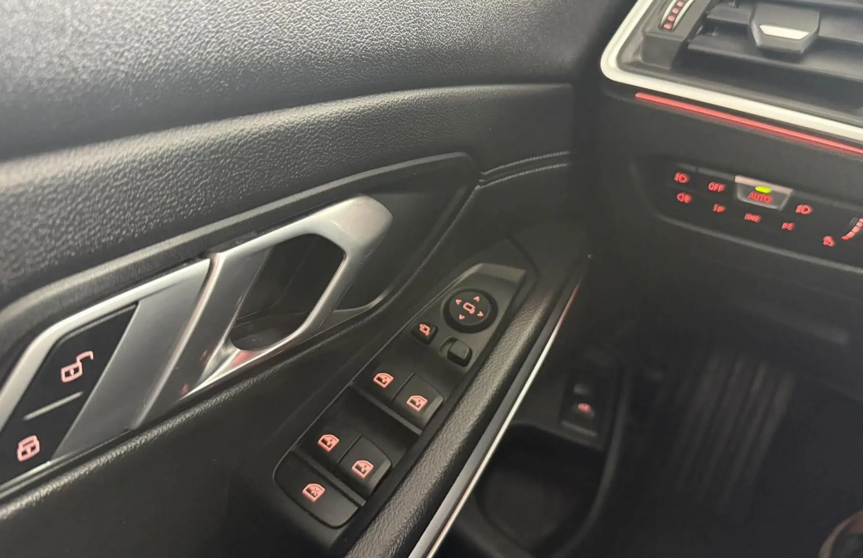 Zunanja slika - BMW Serija 3 - Touring: 320d Touring Sport Line Avt.NEMŠKI+4ALU.USNJE.L - 20