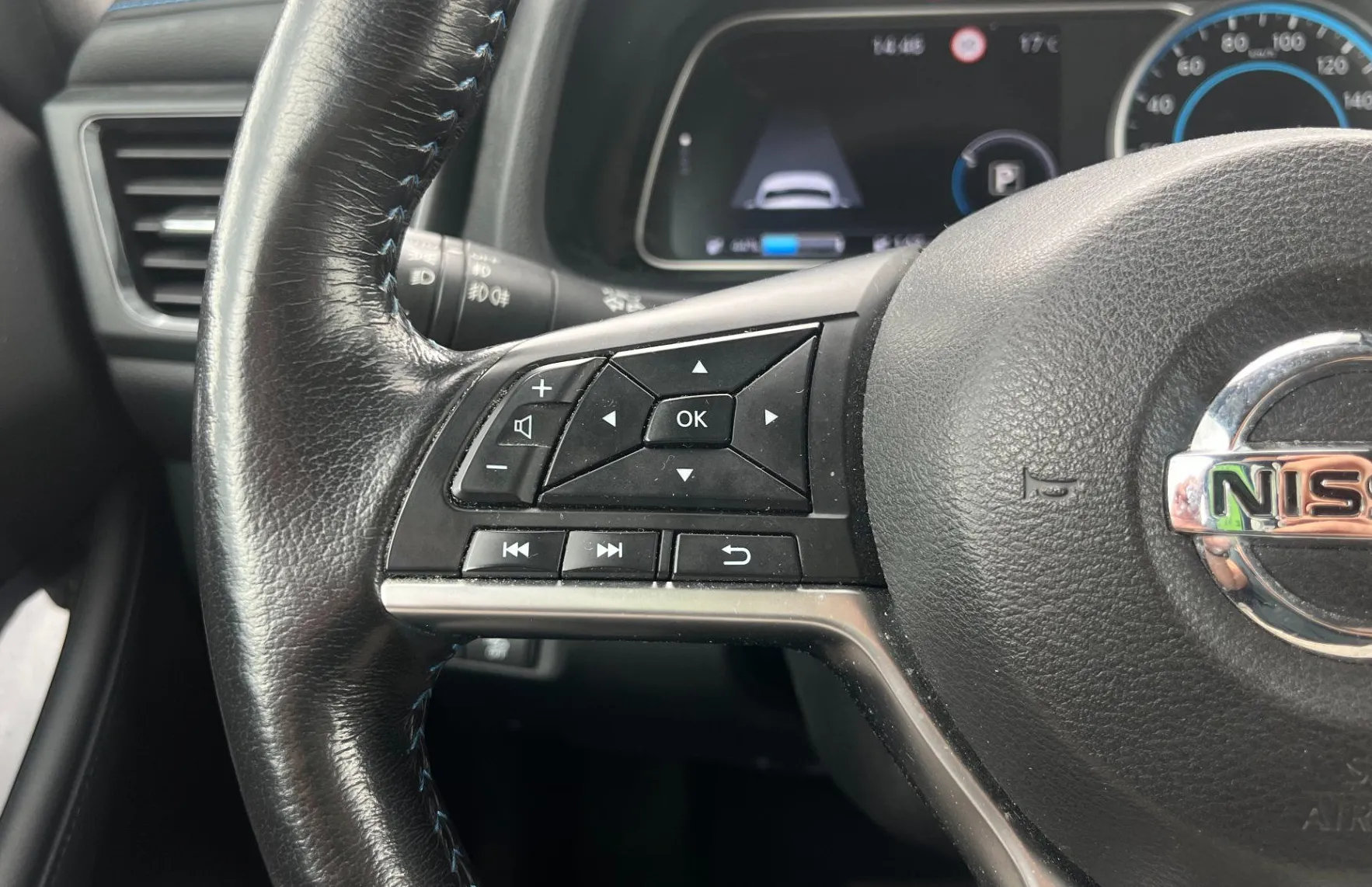 Zunanja slika - Nissan Leaf - Elektro 59 kWh Tekna 360° POGLED.TOPL. ČRP. ACC - 14