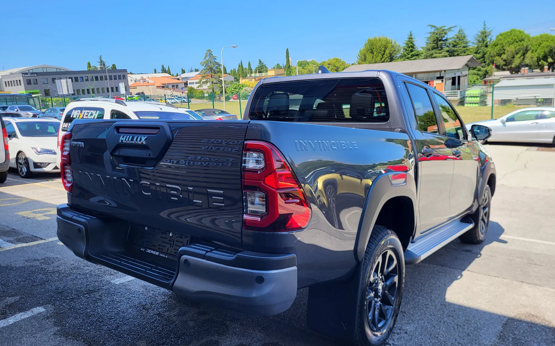 Zunanja slika - Toyota Hilux - 2.8 D-4D Invincible Automatic - 5