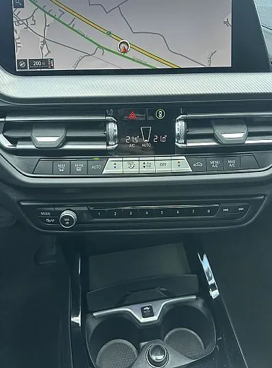 Zunanja slika - BMW Serija 1 - : 118d AVT.MSPORT-PANORAMA-KAMERA-KEYLESS-19COL-HUD - 16