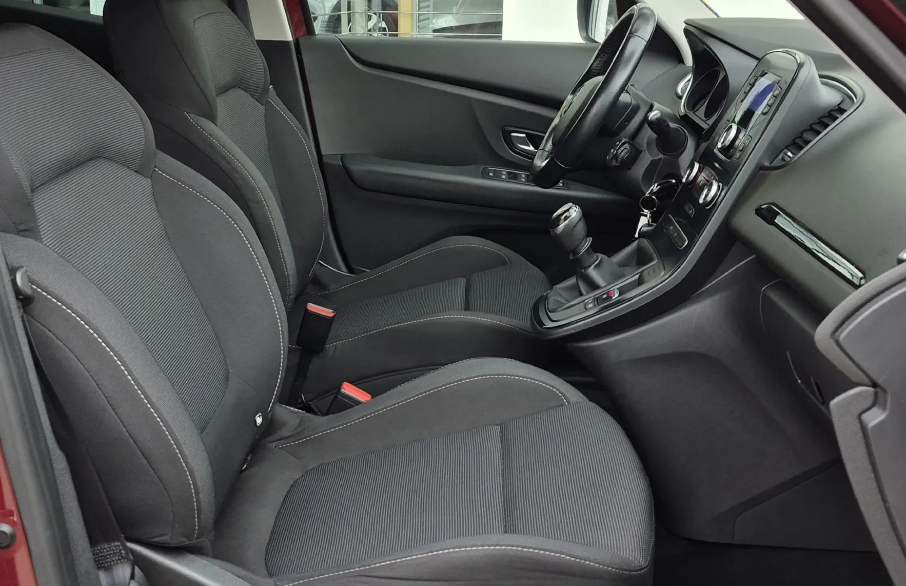 Zunanja slika - Renault Scénic - Grand Scenic Grand  TCe 115 Energy Zen - 13