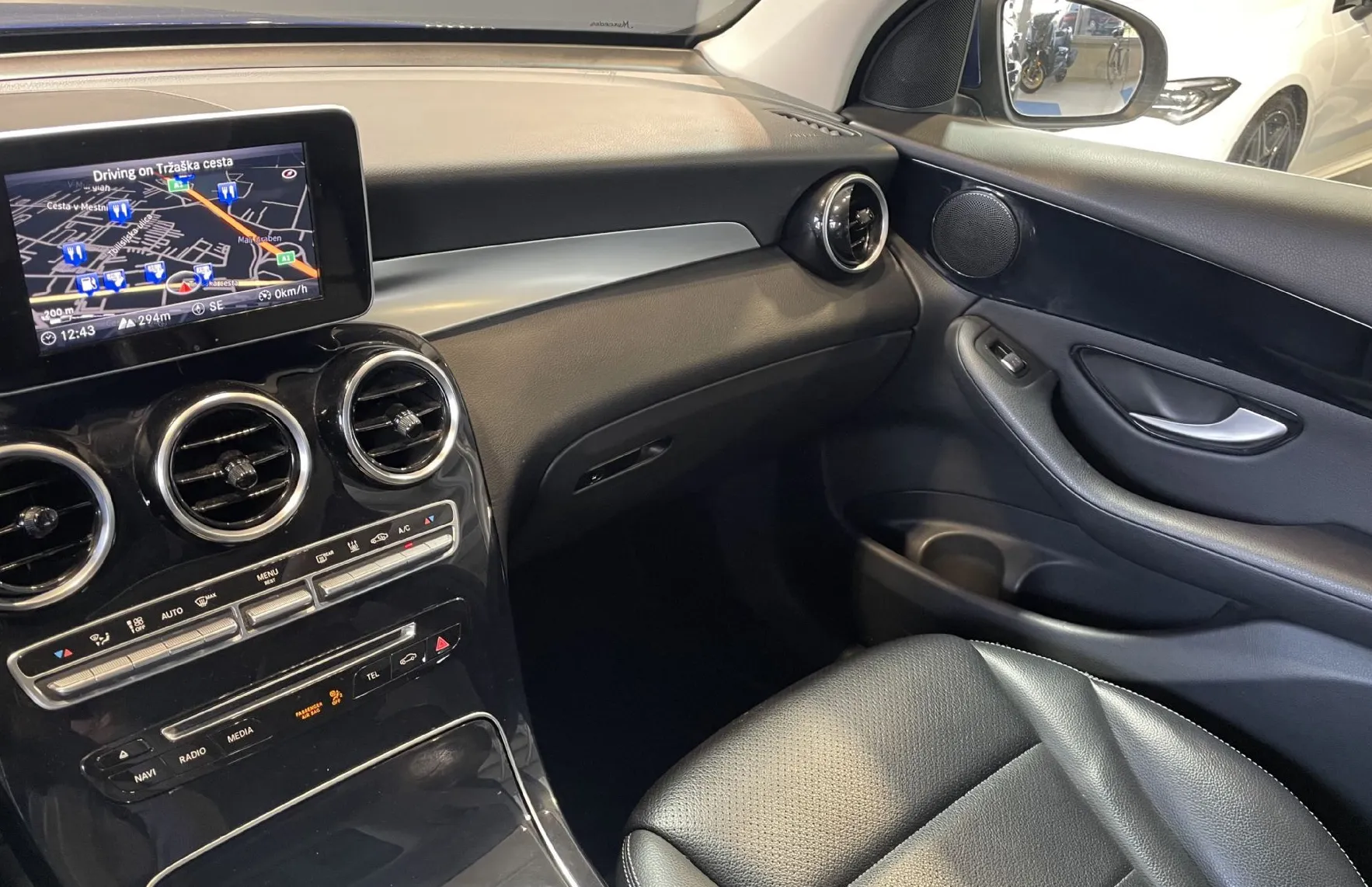Zunanja slika - Mercedes-Benz GLC-Razred - PANORAMA-NAVIGACIJA-360KAMERA-USNJE-ALU - 10