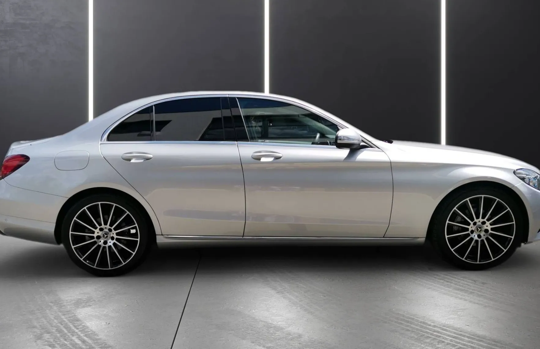 Zunanja slika - Mercedes-Benz C-Razred - 200d AMG LINE 19 COL MULTIBEAM VIRTUAL NAVI KAM - 7