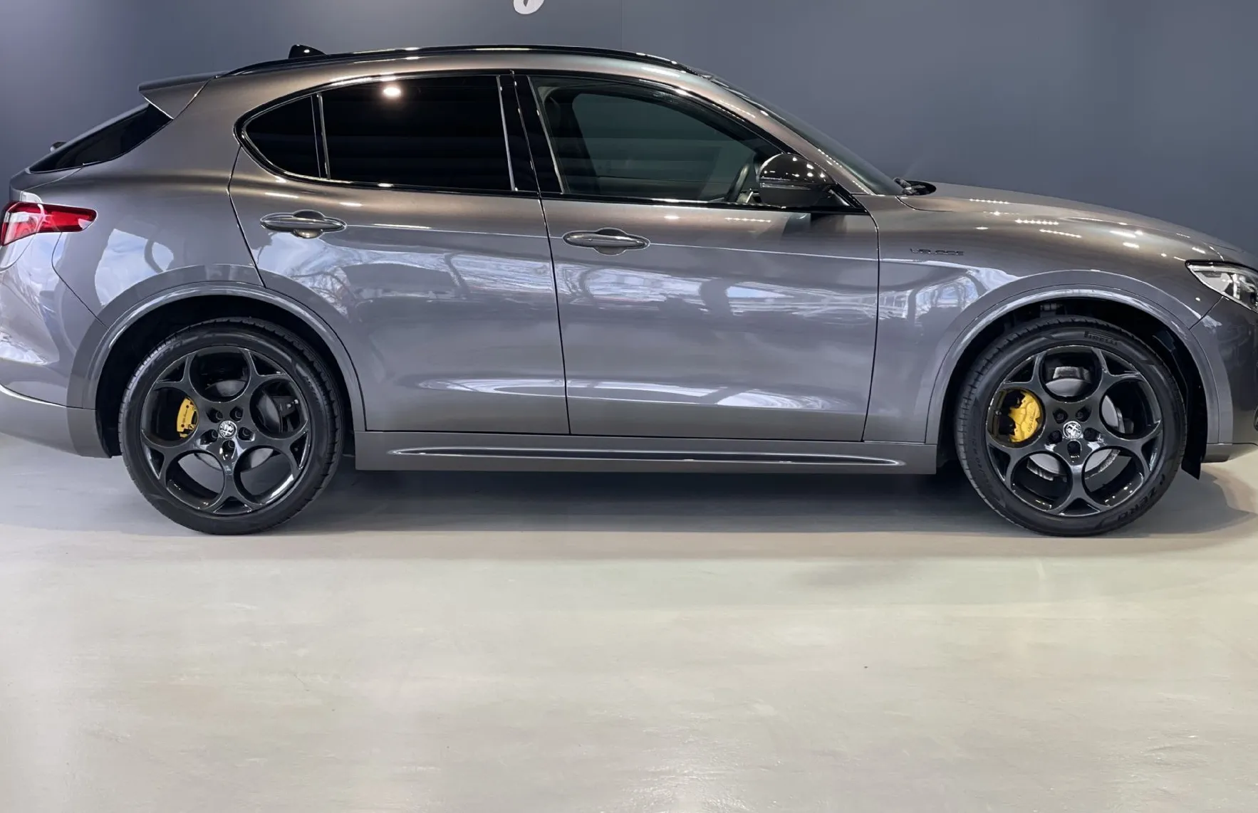 Zunanja slika - Alfa Romeo Stelvio - VELOCE-PANORAMA-KEYLESS-NAVI-USNJE-MEMORY-LED-ACC - 4