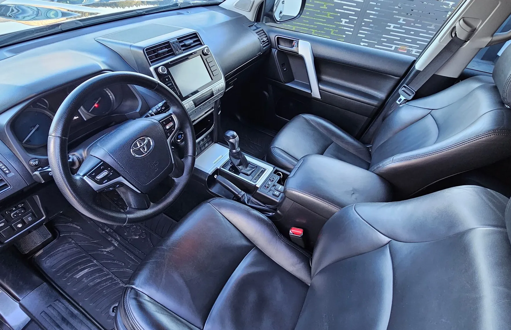 Zunanja slika - Toyota Land Cruiser - 2.8 D-4D AWD Premium-Le 165.000 km- EL.Sede  382 i-K - 4